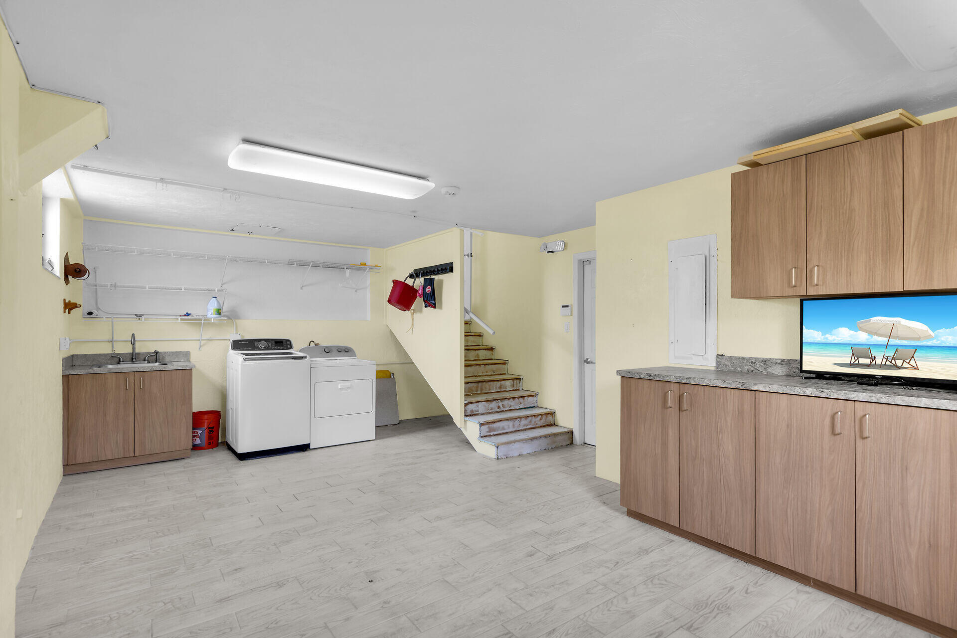 323 Calzada De Bougainville