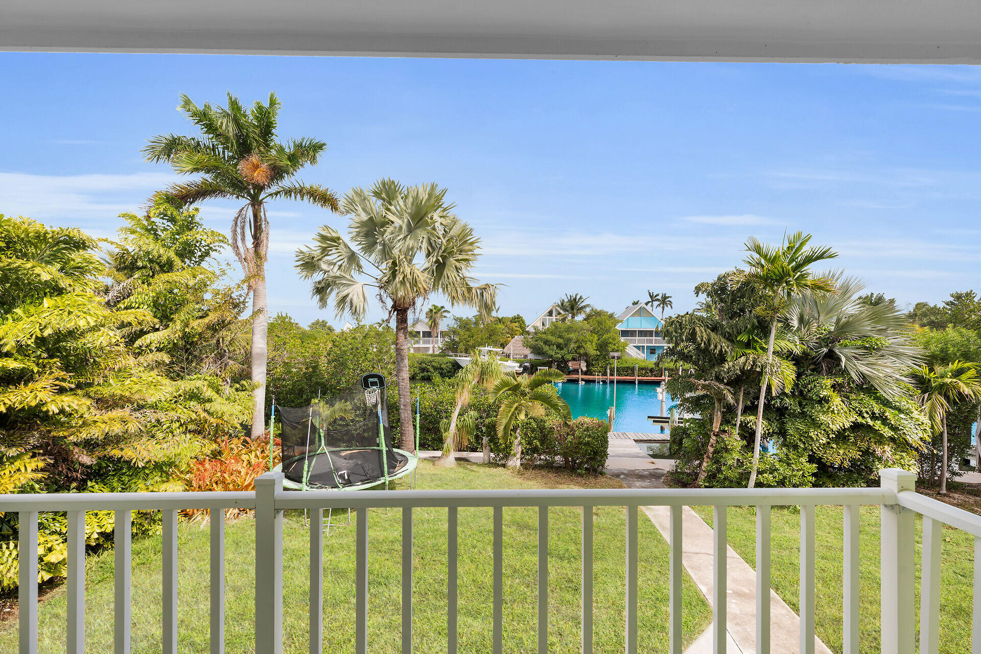323 Calzada De Bougainville