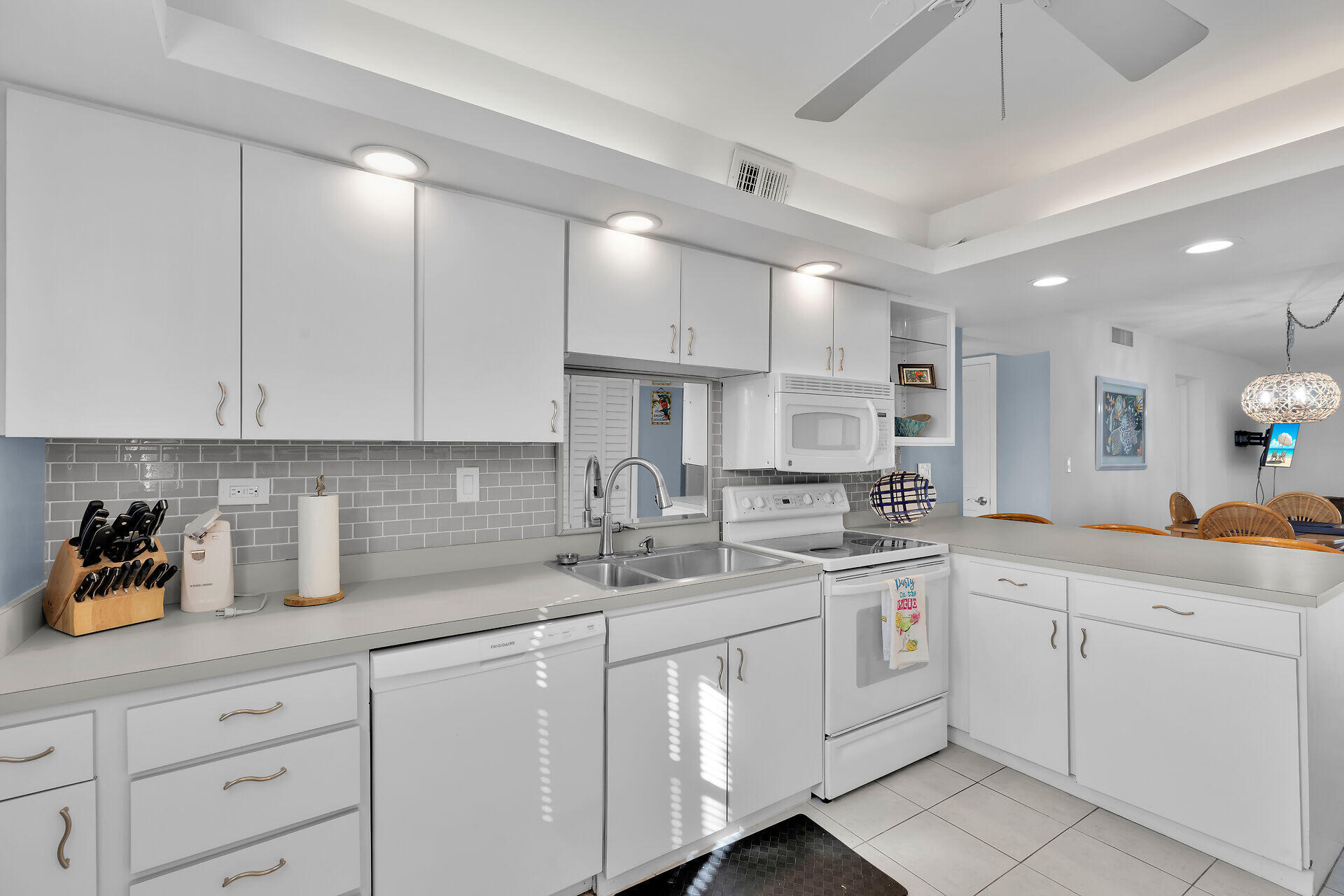 601 W Ocean Drive 301A