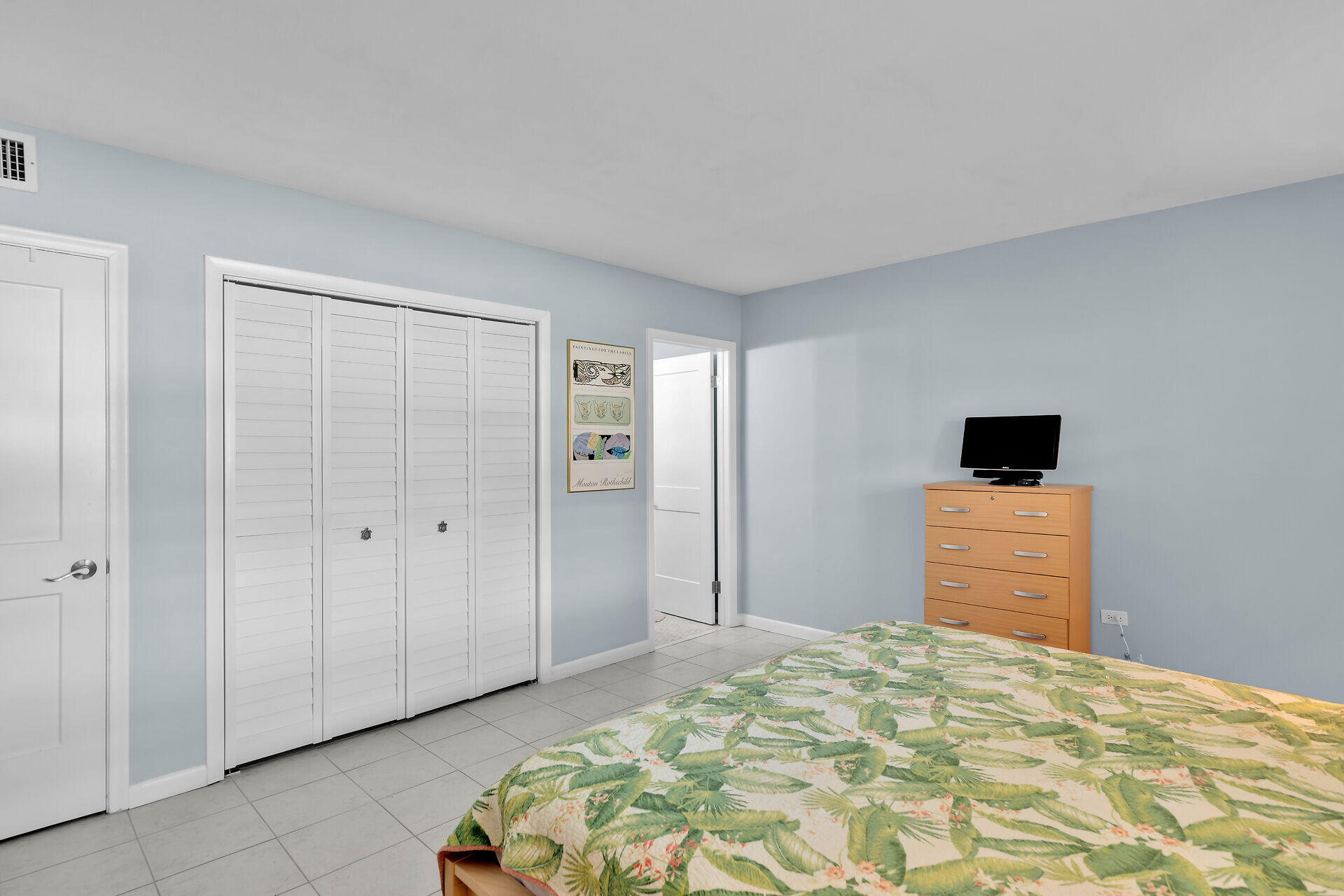 601 W Ocean Drive 301A