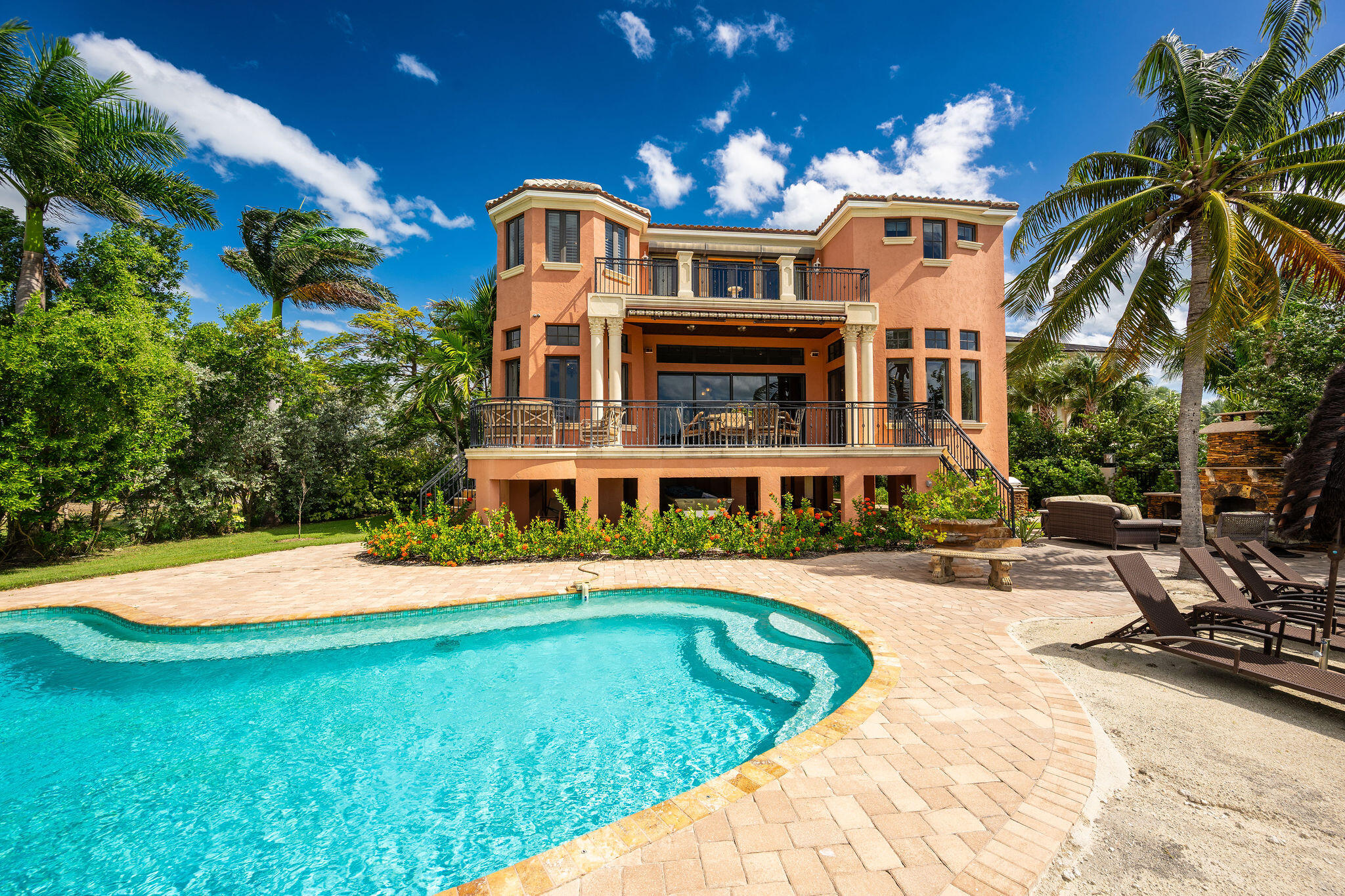 30 Cannon Royal Drive
