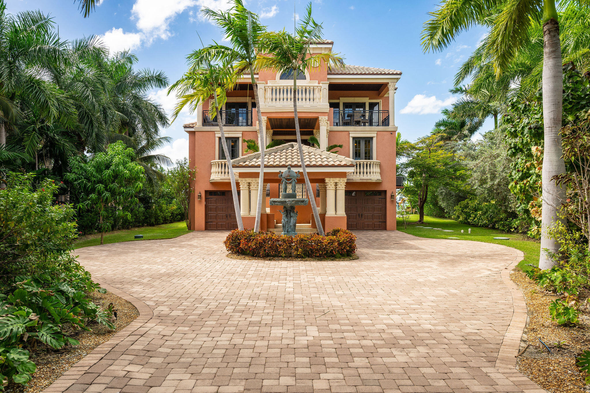 30 Cannon Royal Drive
