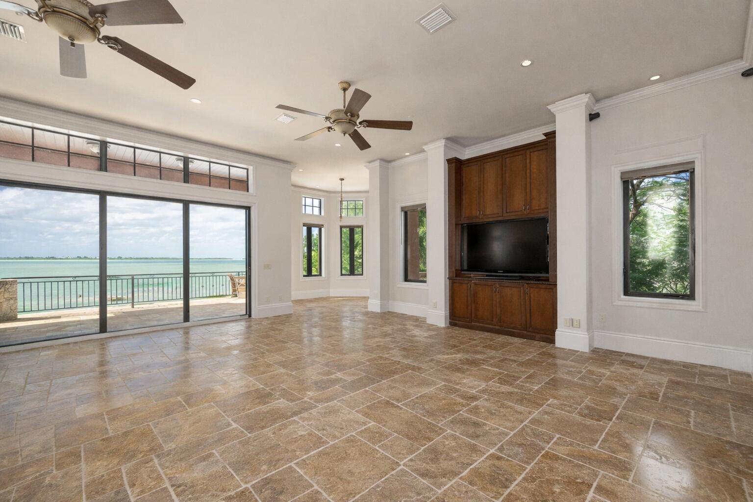 30 Cannon Royal Drive