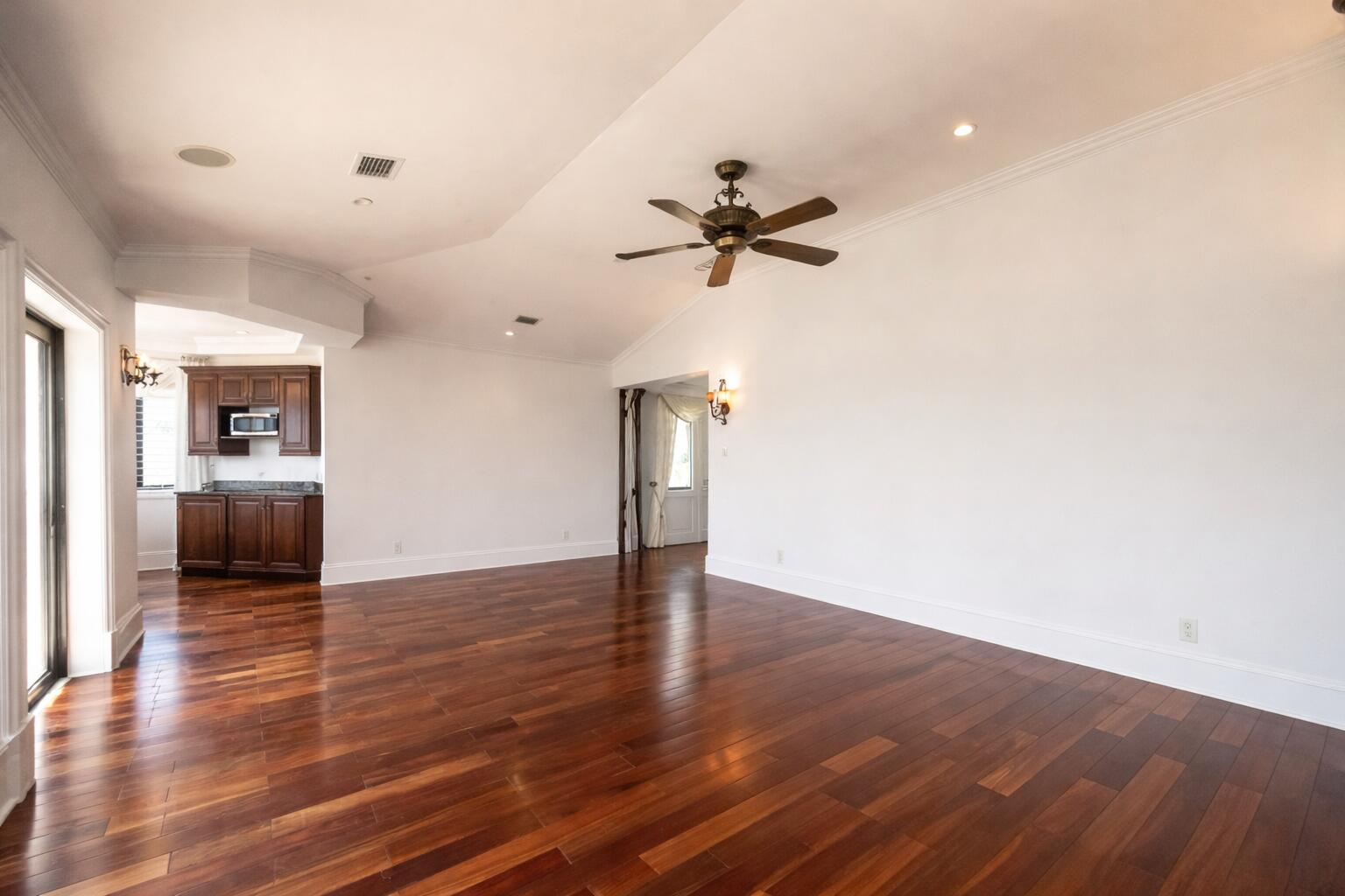 30 Cannon Royal Drive