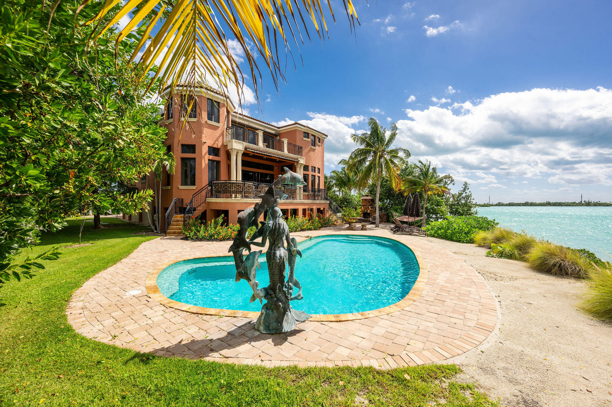 30 Cannon Royal Drive