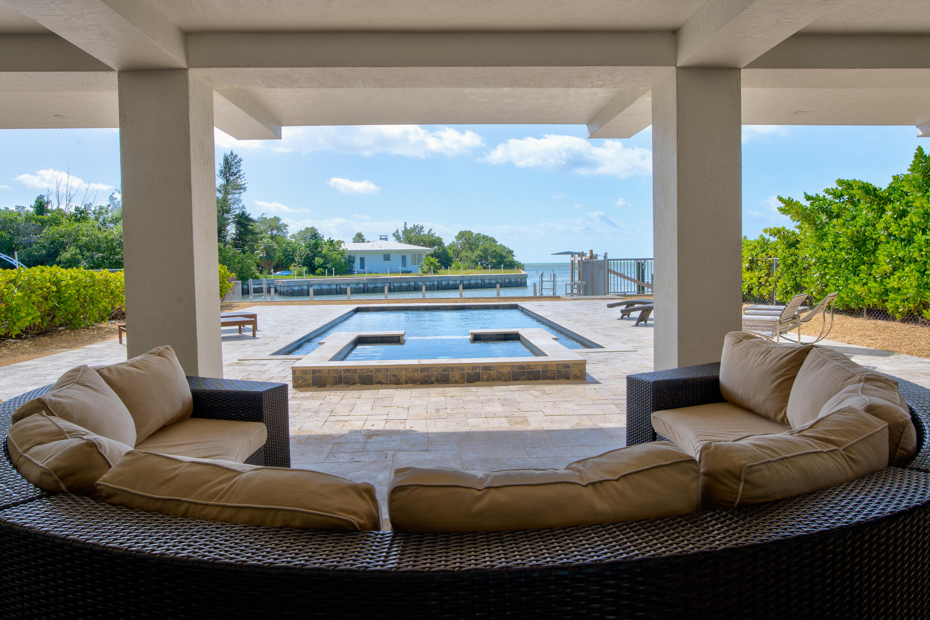 2010 Sombrero Beach Road