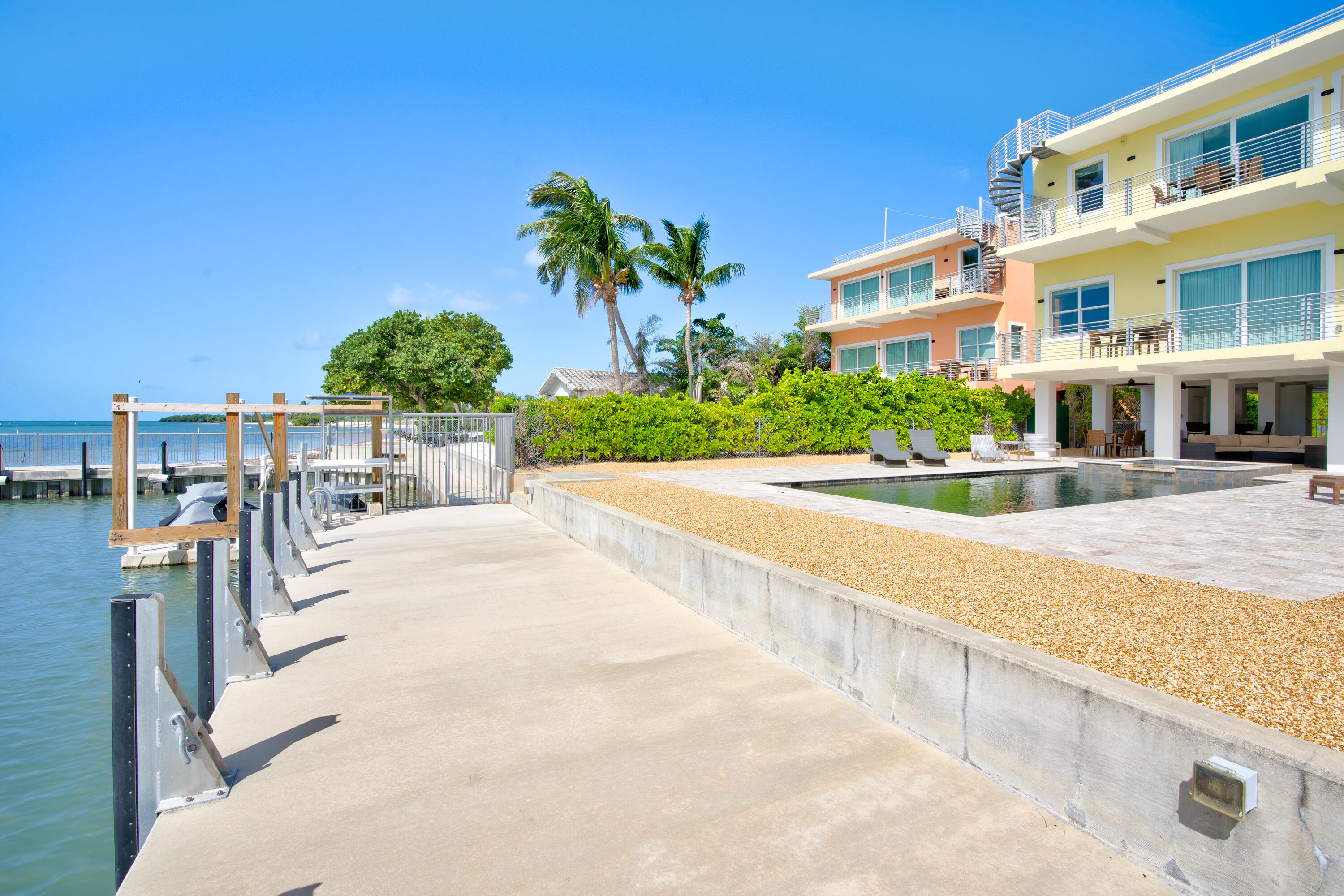 2010 Sombrero Beach Road