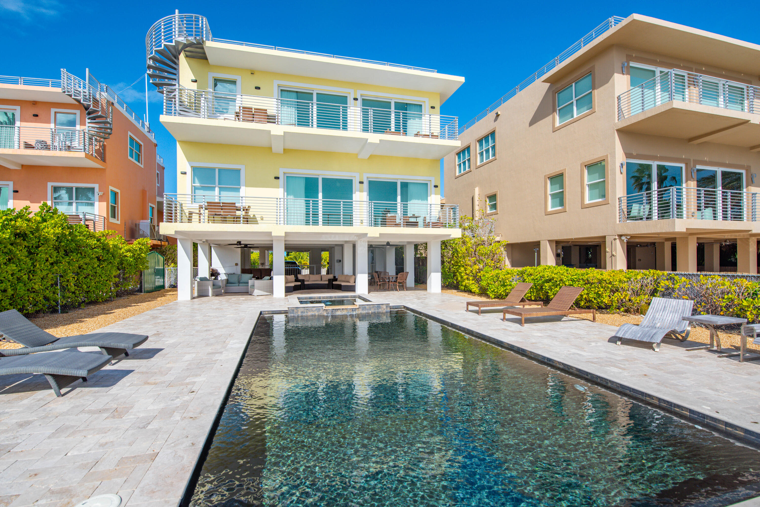 2010 Sombrero Beach Road