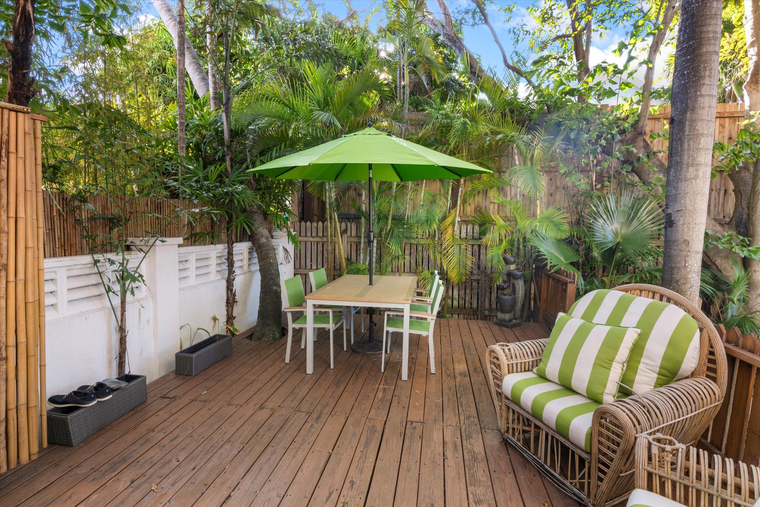 526 William Street 1