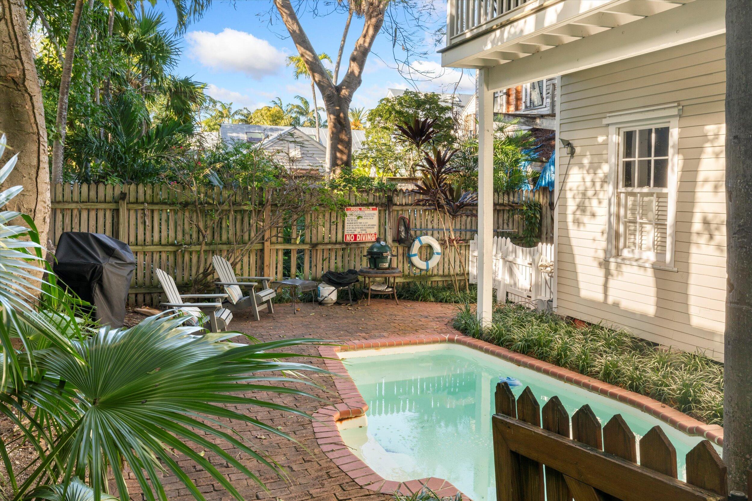 526 William Street 1