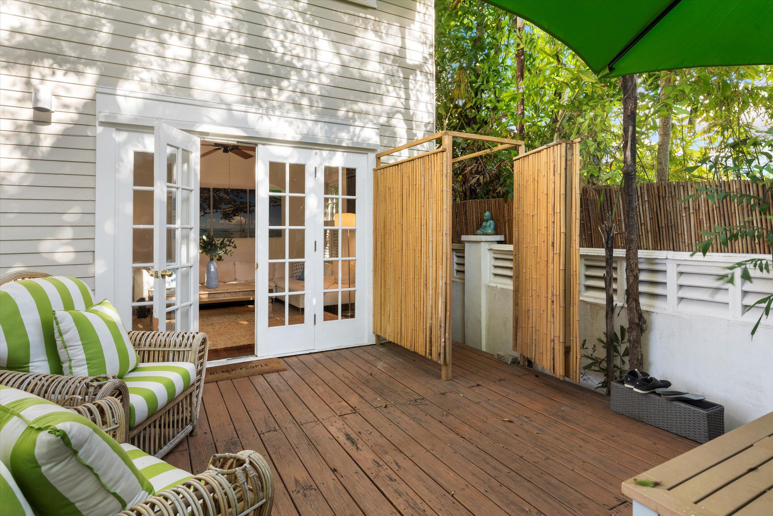 526 William Street 1