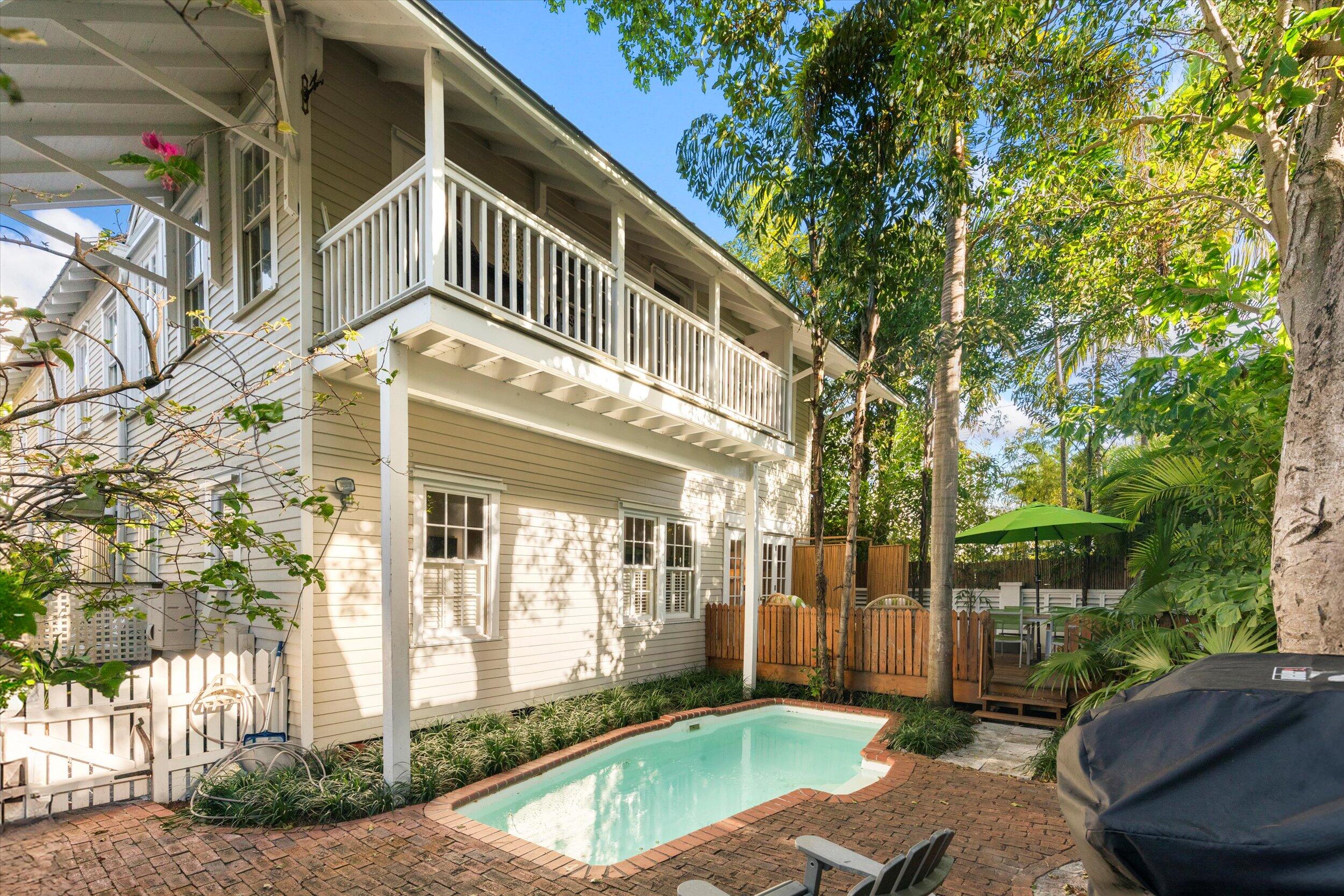 526 William Street 1