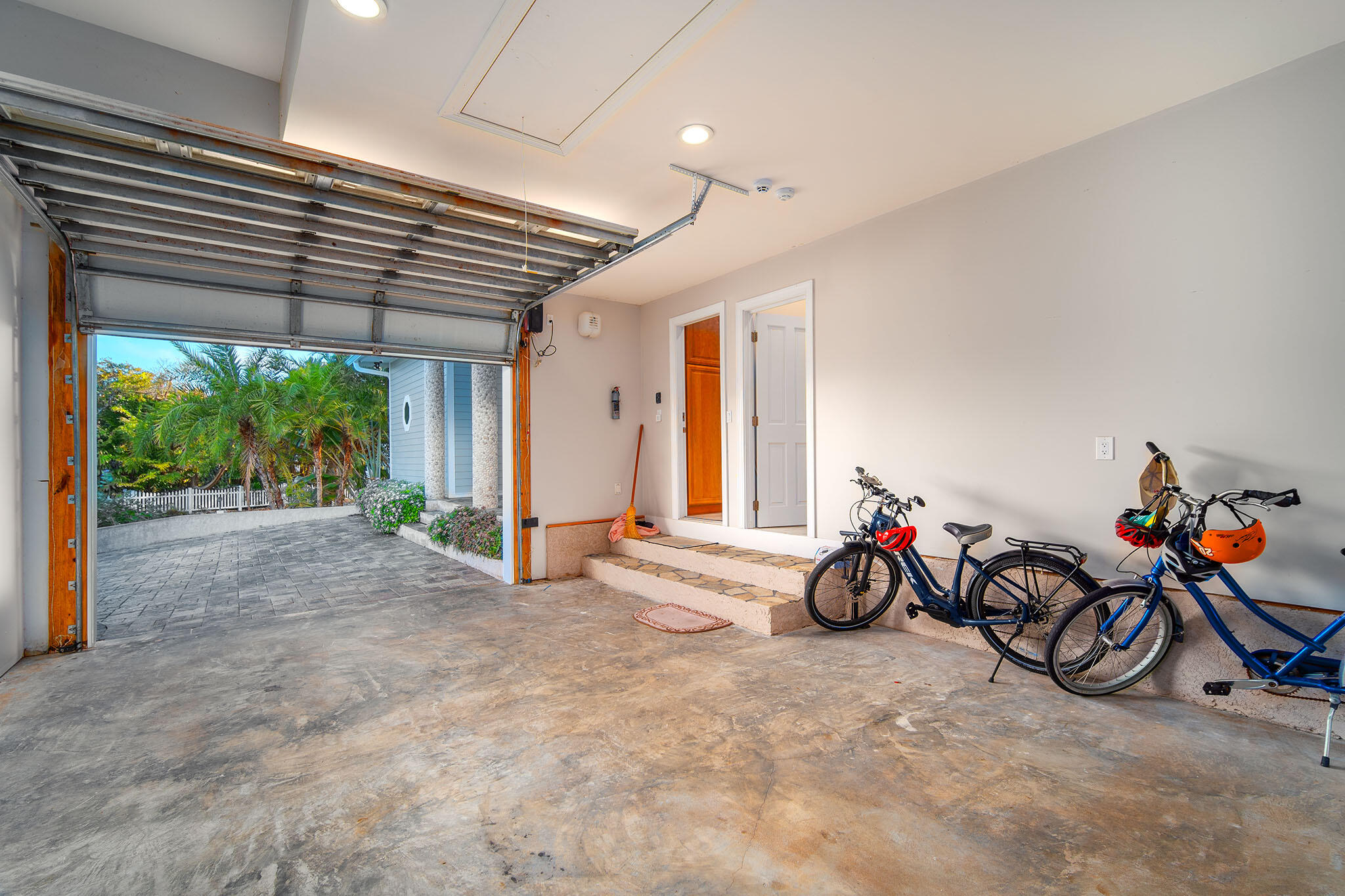 85 Bay Drive