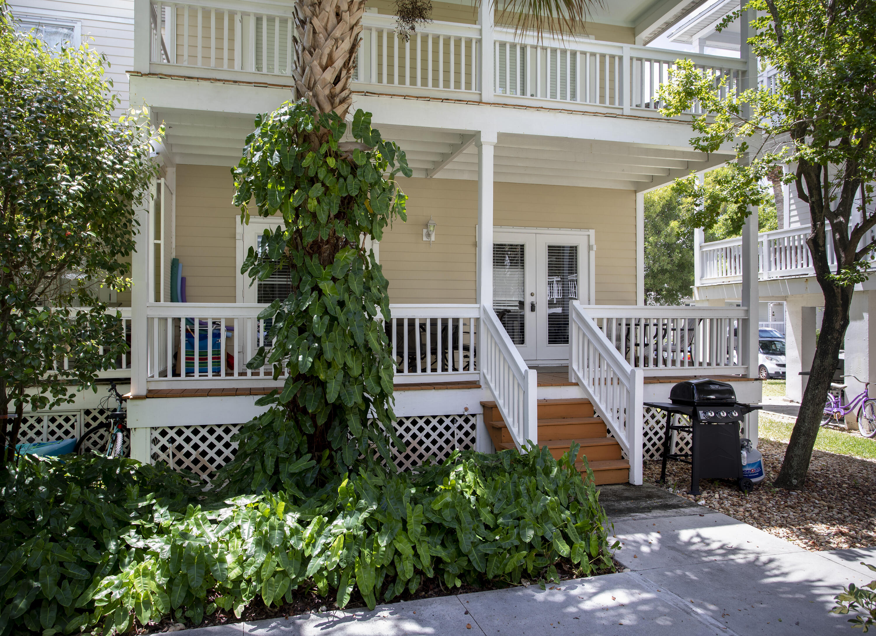 8 Coral Way