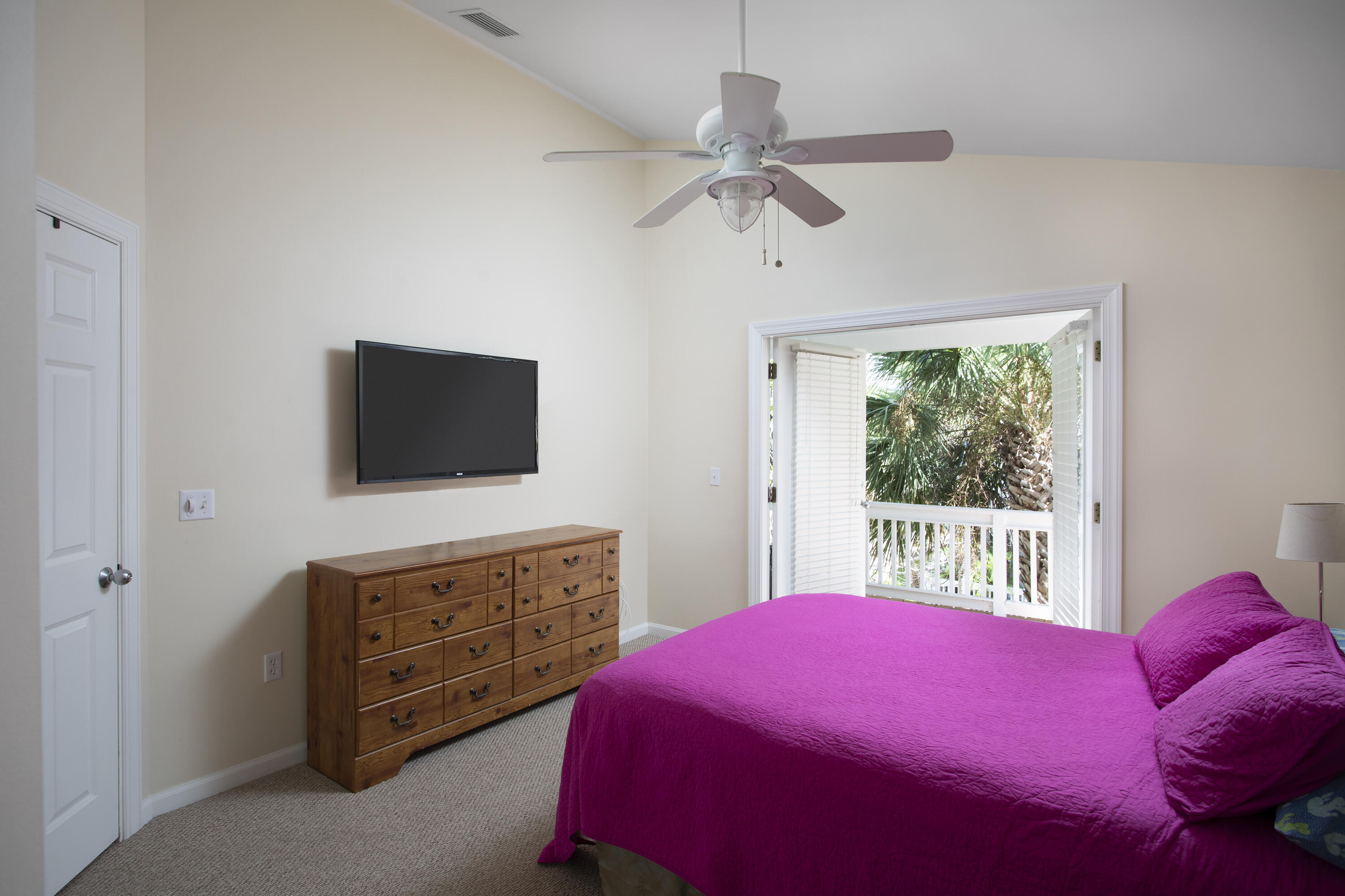 8 Coral Way