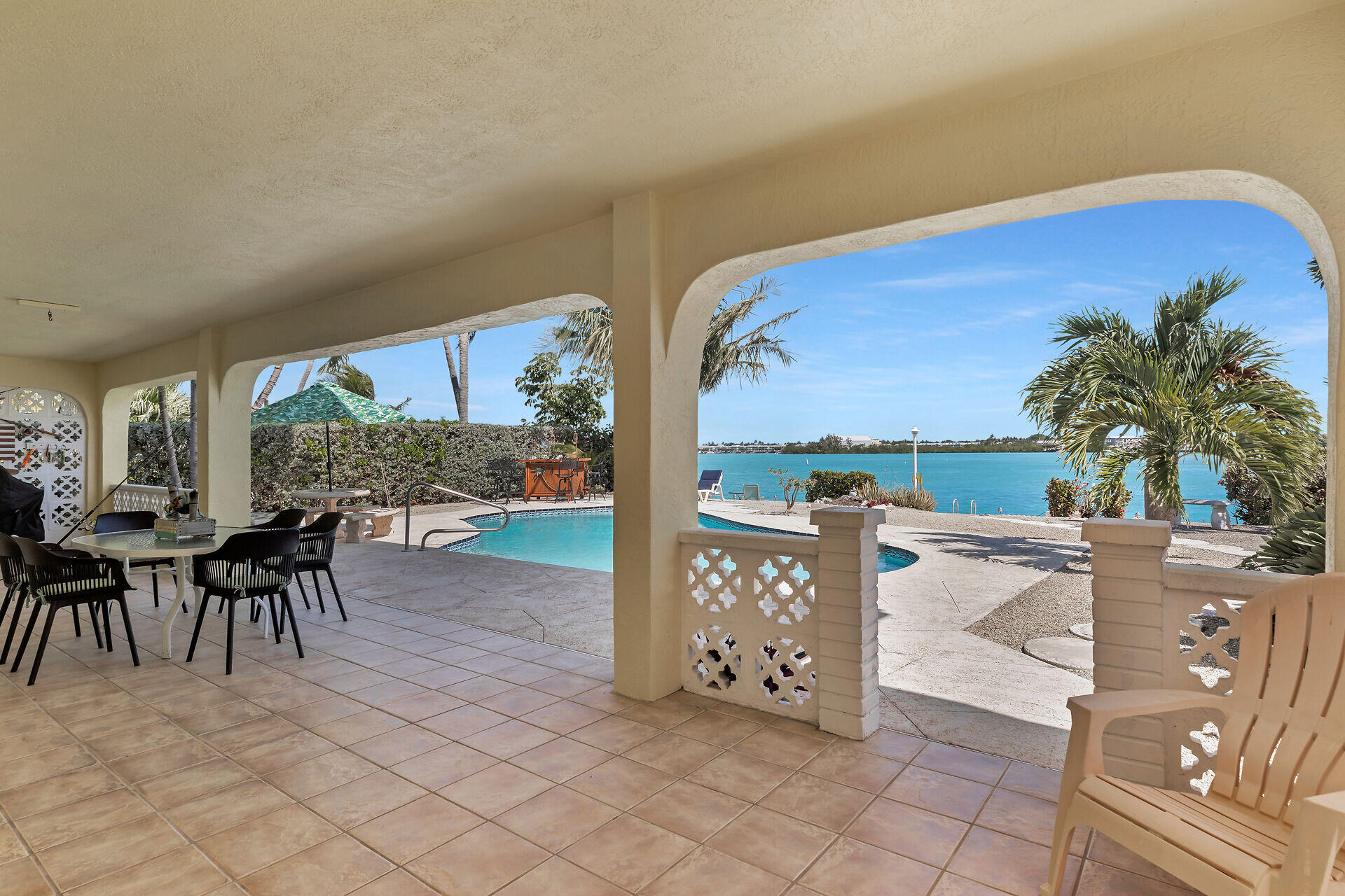 417 Harbour Drive