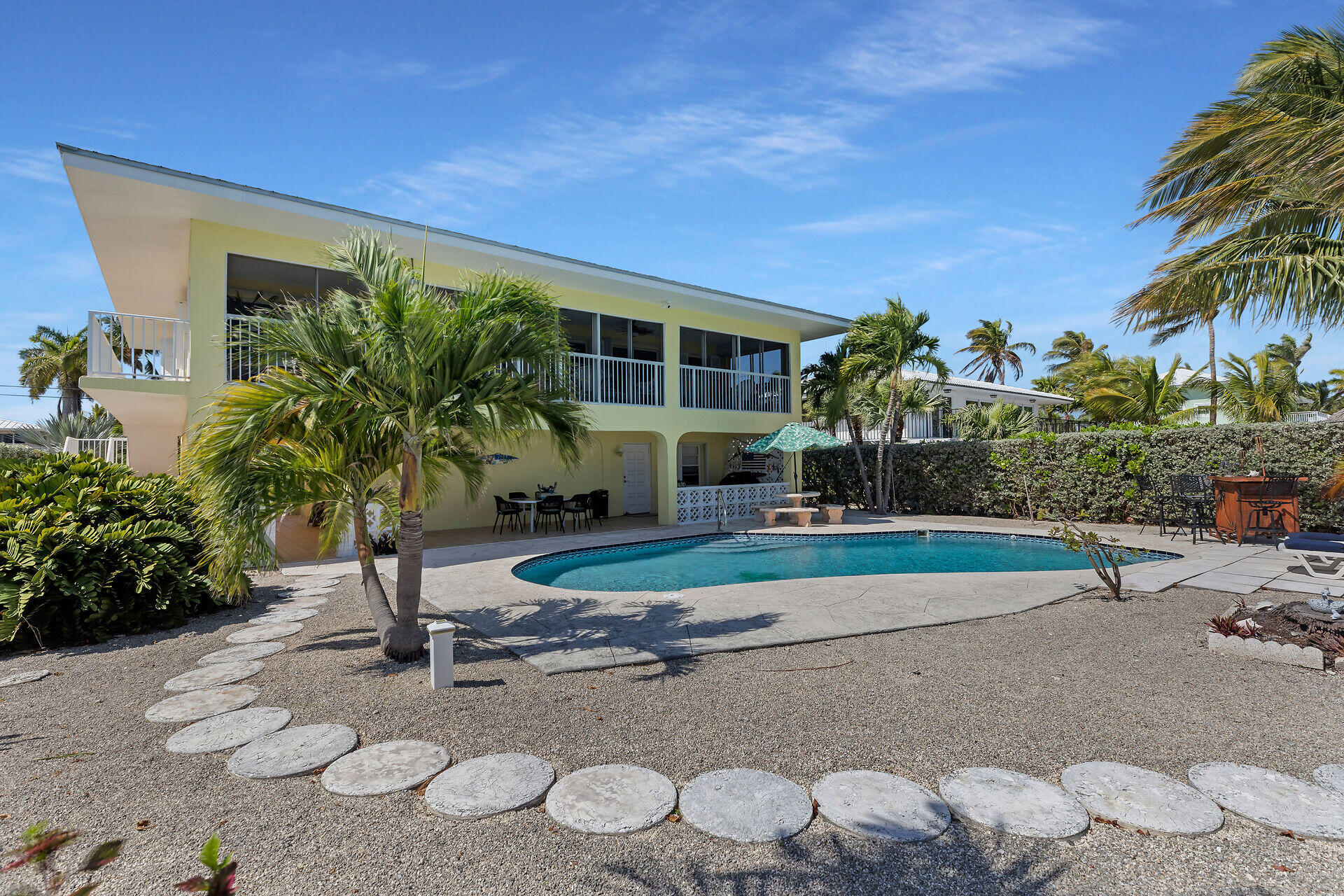 417 Harbour Drive
