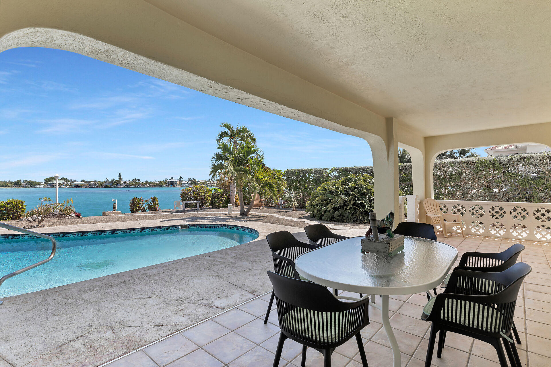 417 Harbour Drive