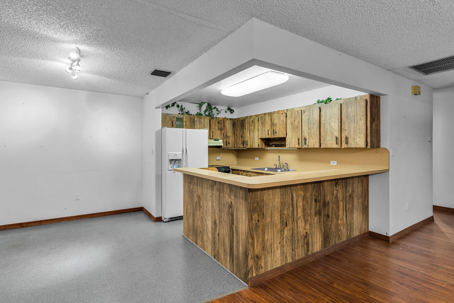 105 N Anglers Drive A & B