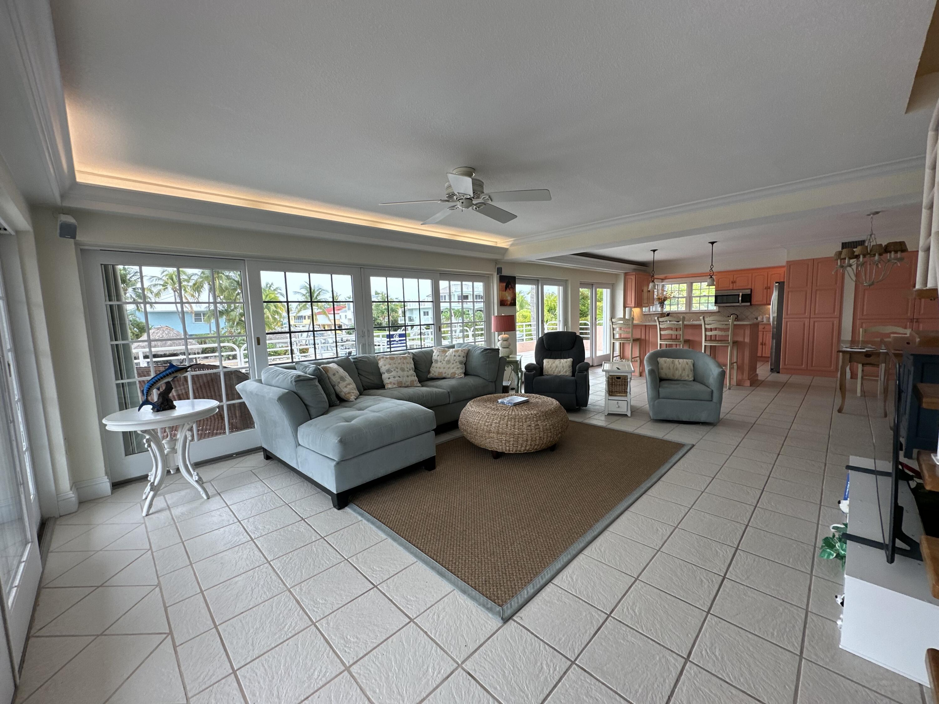 128 W Plaza Del Sol
