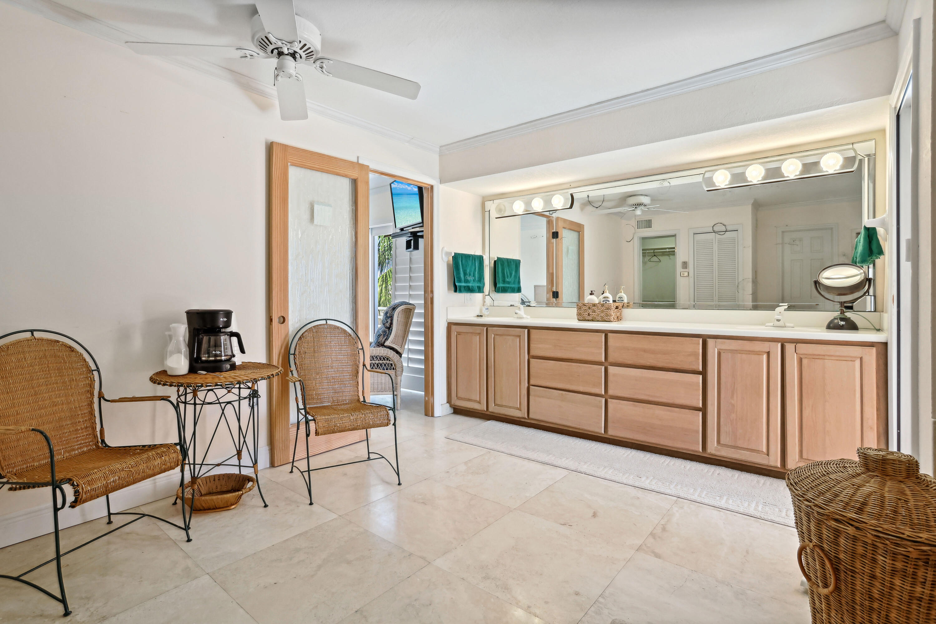 128 W Plaza Del Sol