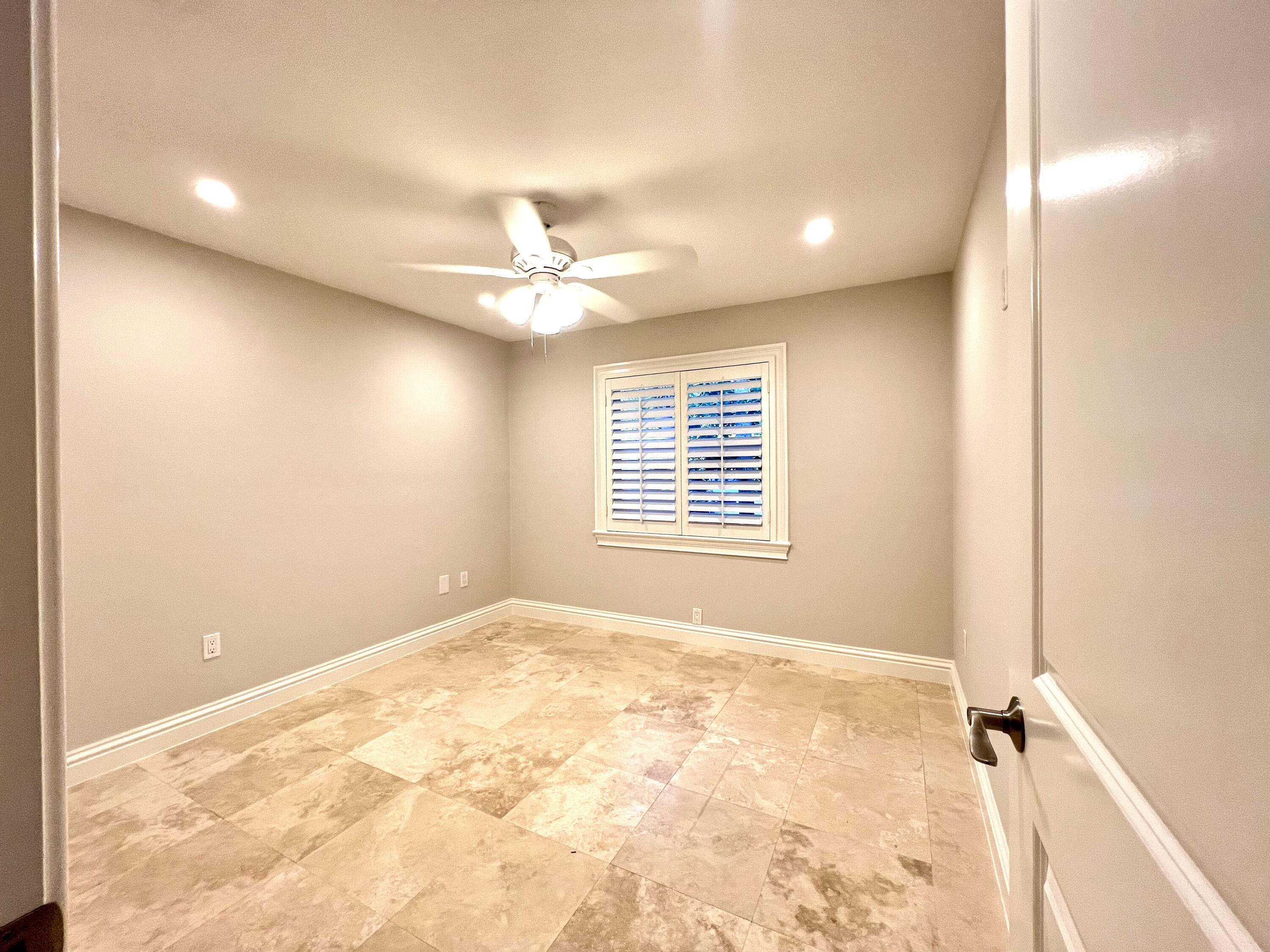 35 SE Marlin Avenue