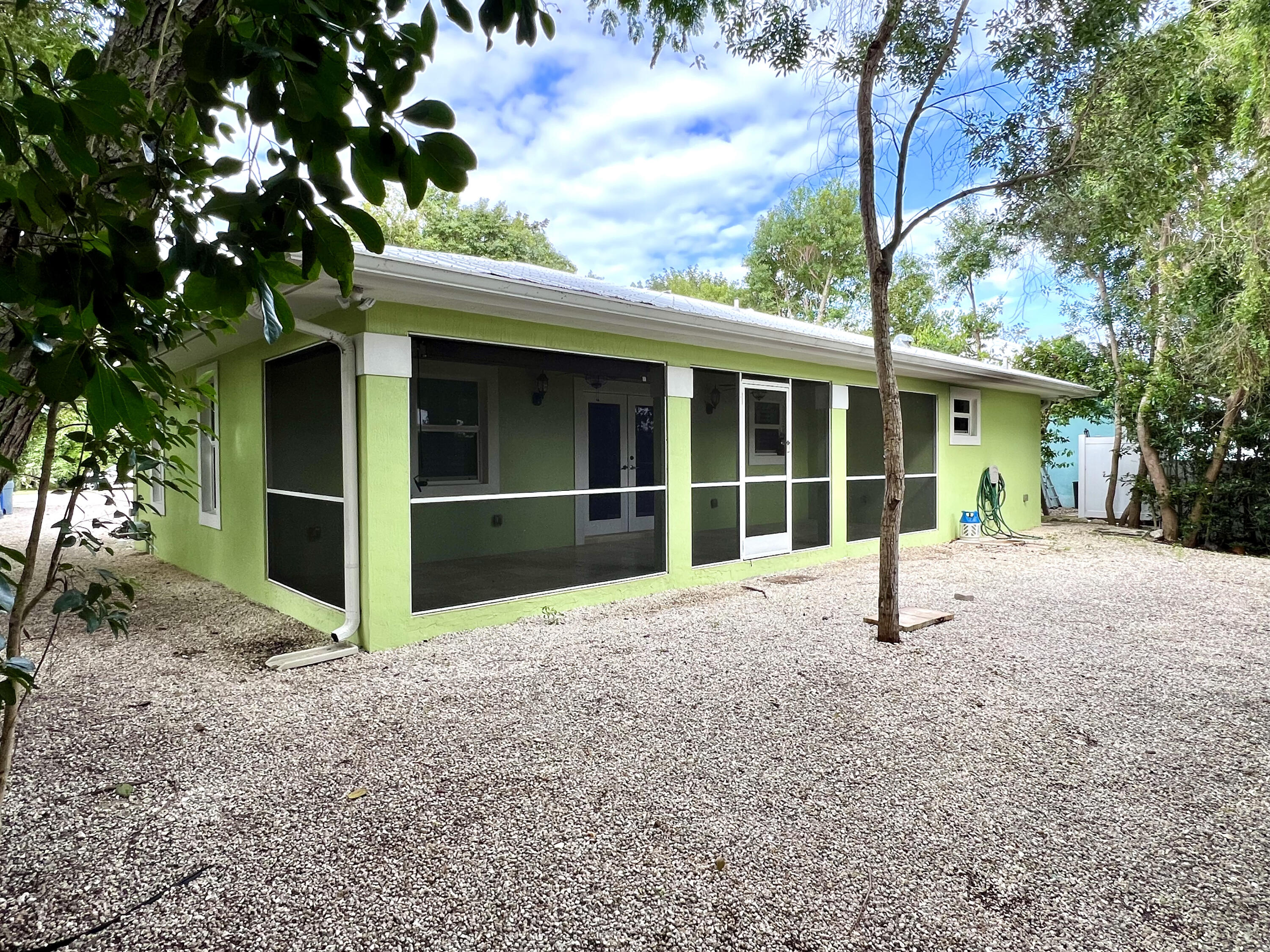 35 SE Marlin Avenue