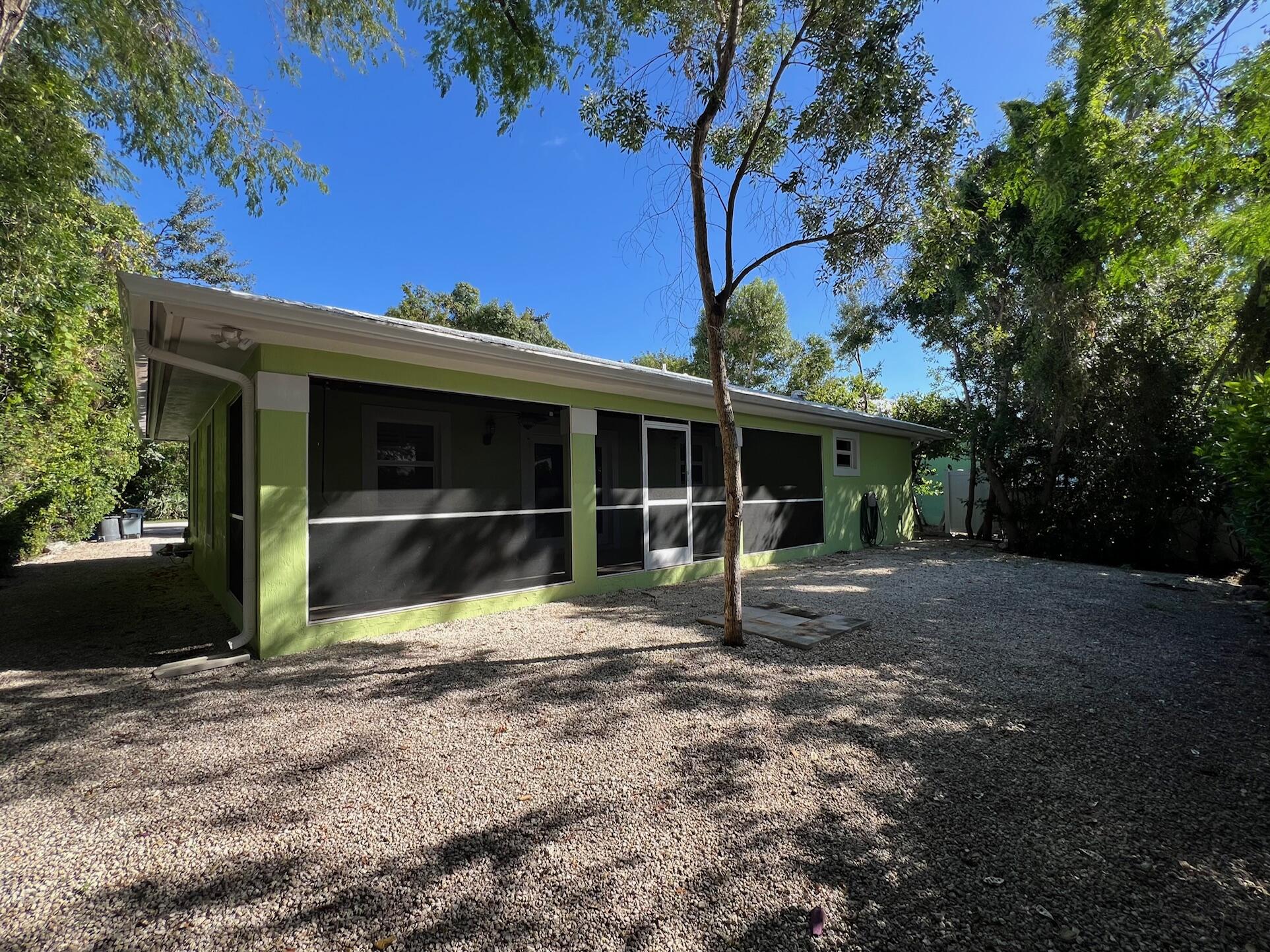 35 SE Marlin Avenue