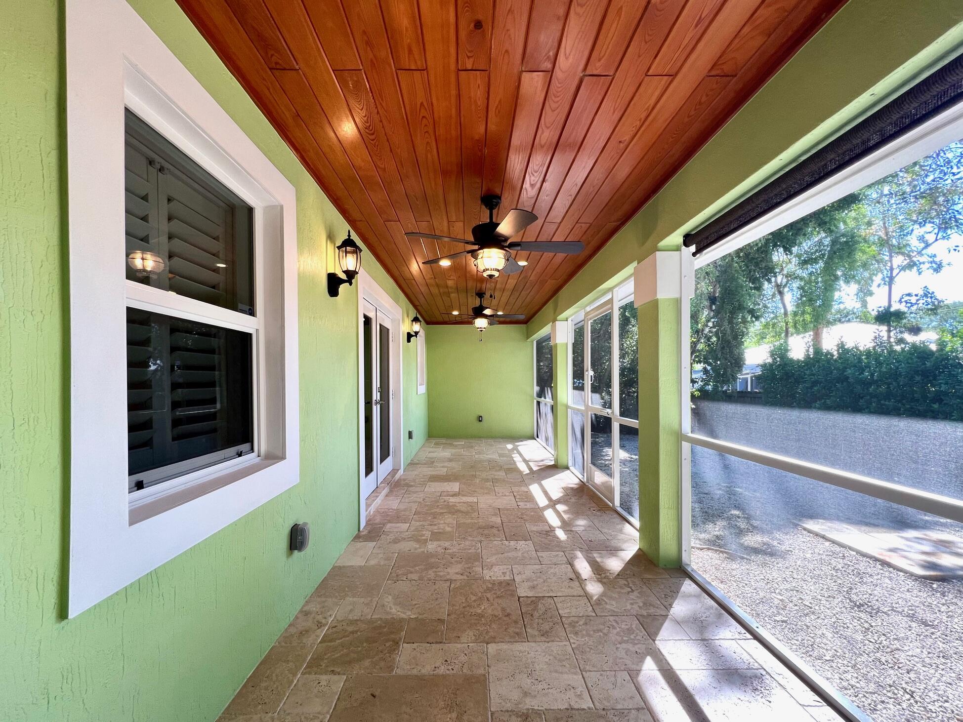 35 SE Marlin Avenue