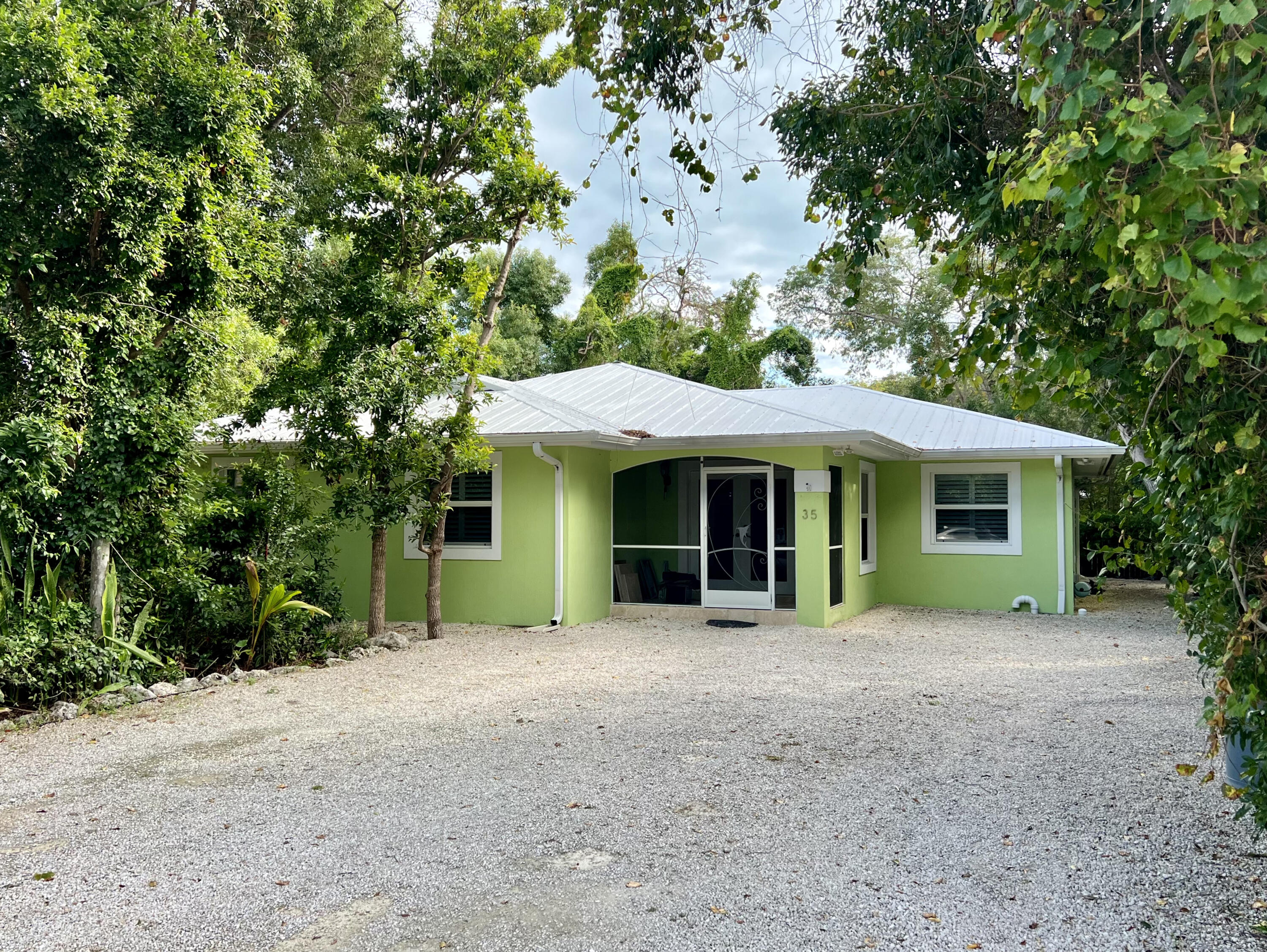 35 SE Marlin Avenue