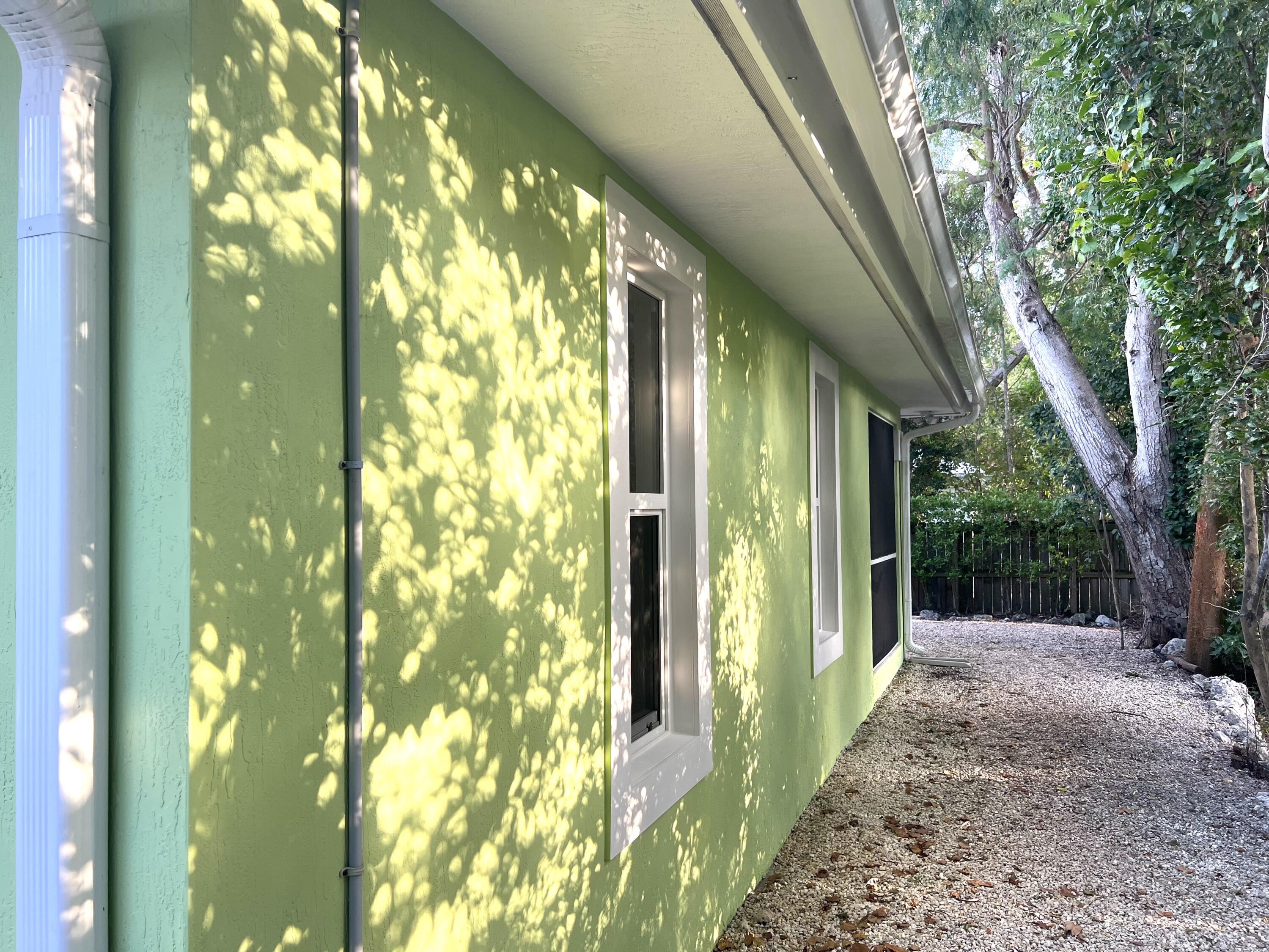 35 SE Marlin Avenue