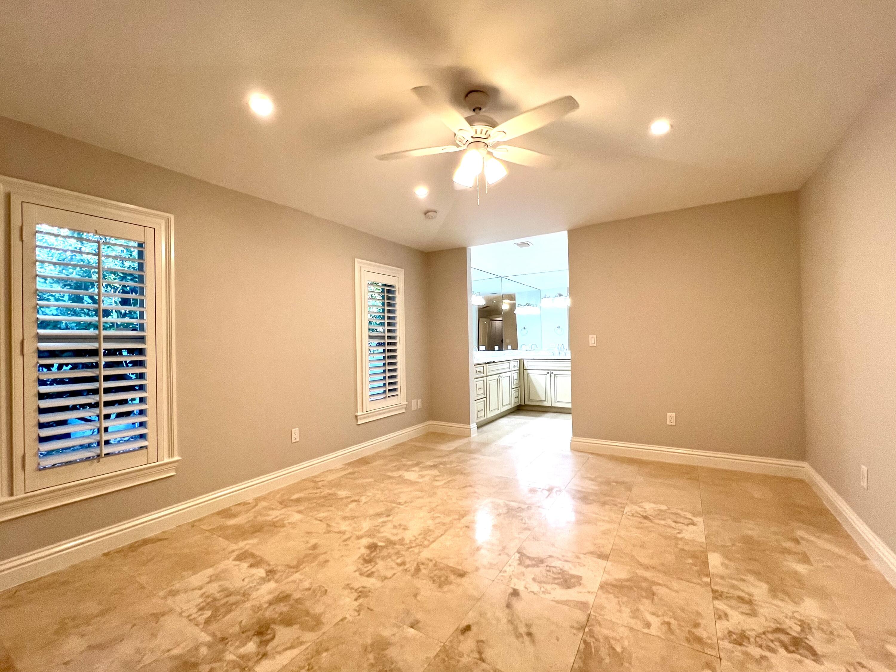 35 SE Marlin Avenue