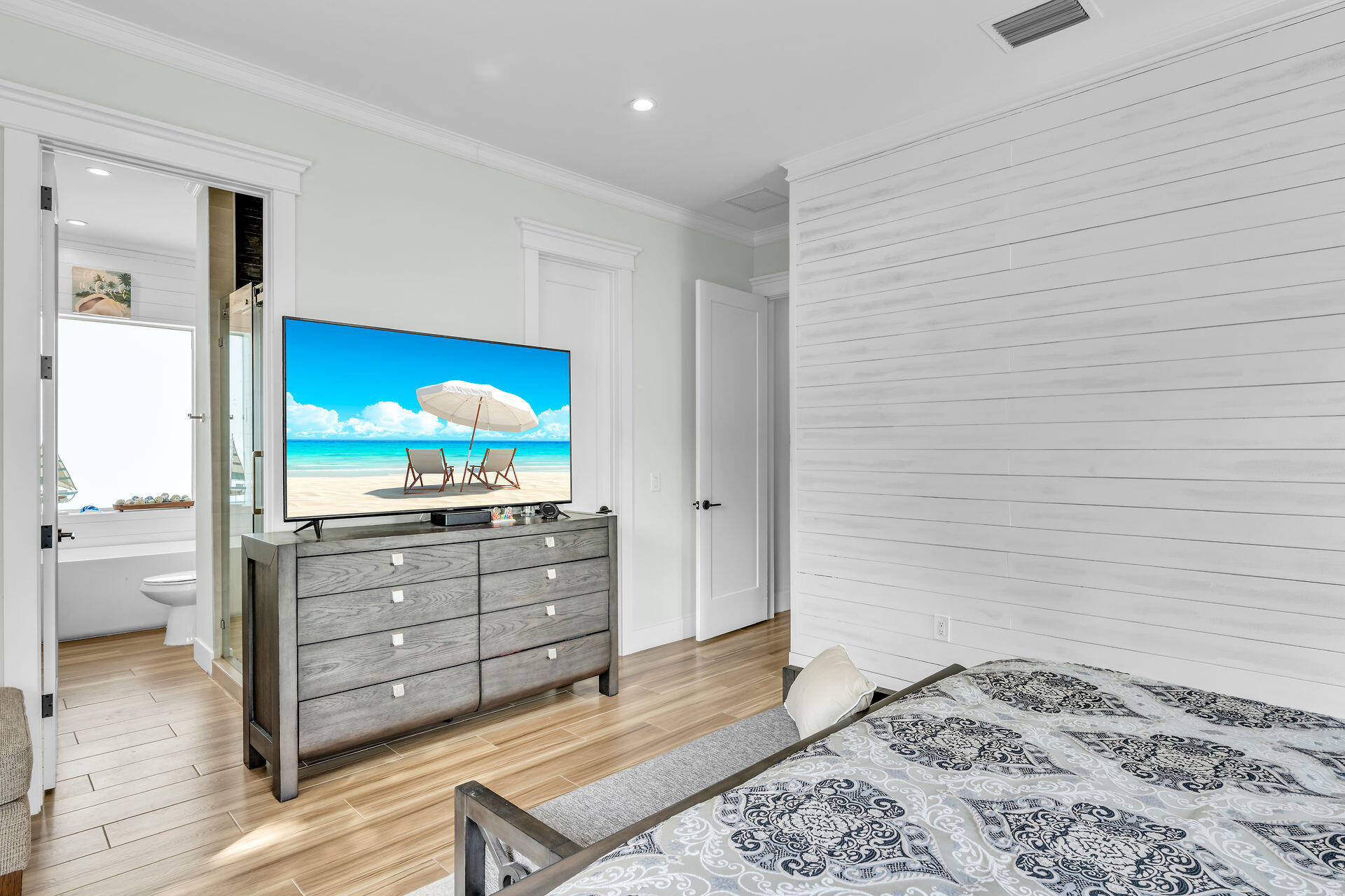 45 Tarpon Avenue