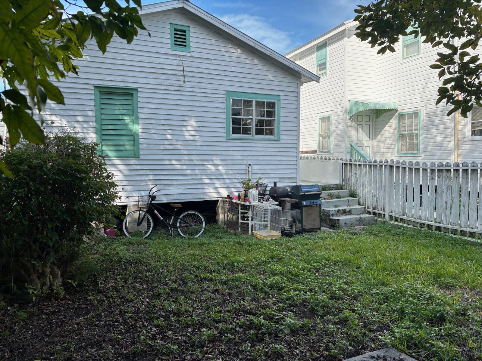 719 Elizabeth Street