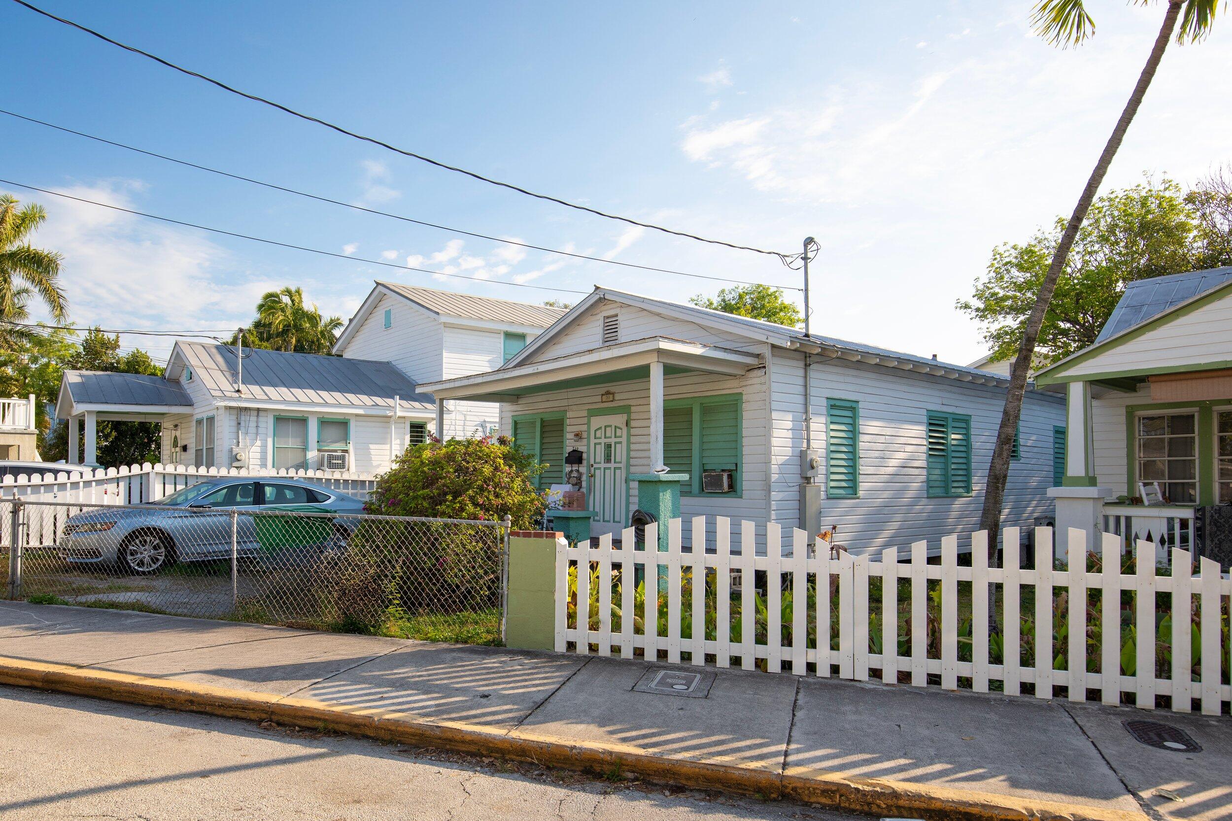 719 Elizabeth Street