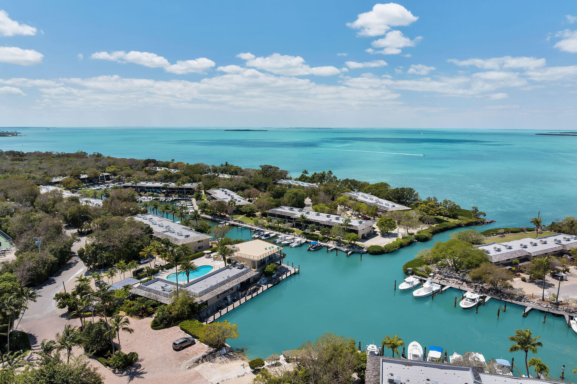 96000 Overseas Highway B2 & 33' boat slip