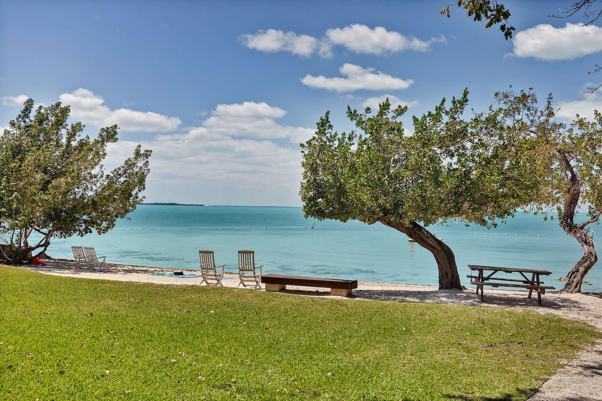 96000 Overseas Highway B2 & 33' boat slip