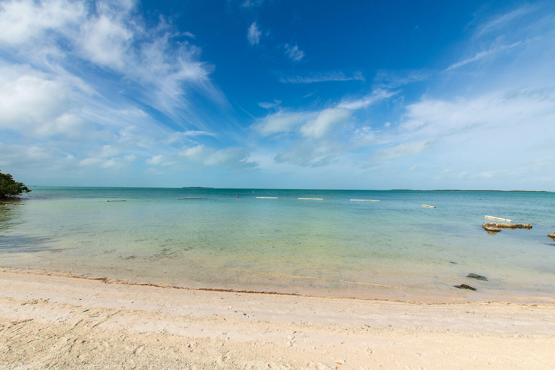 96000 Overseas Highway B2 & 33' boat slip
