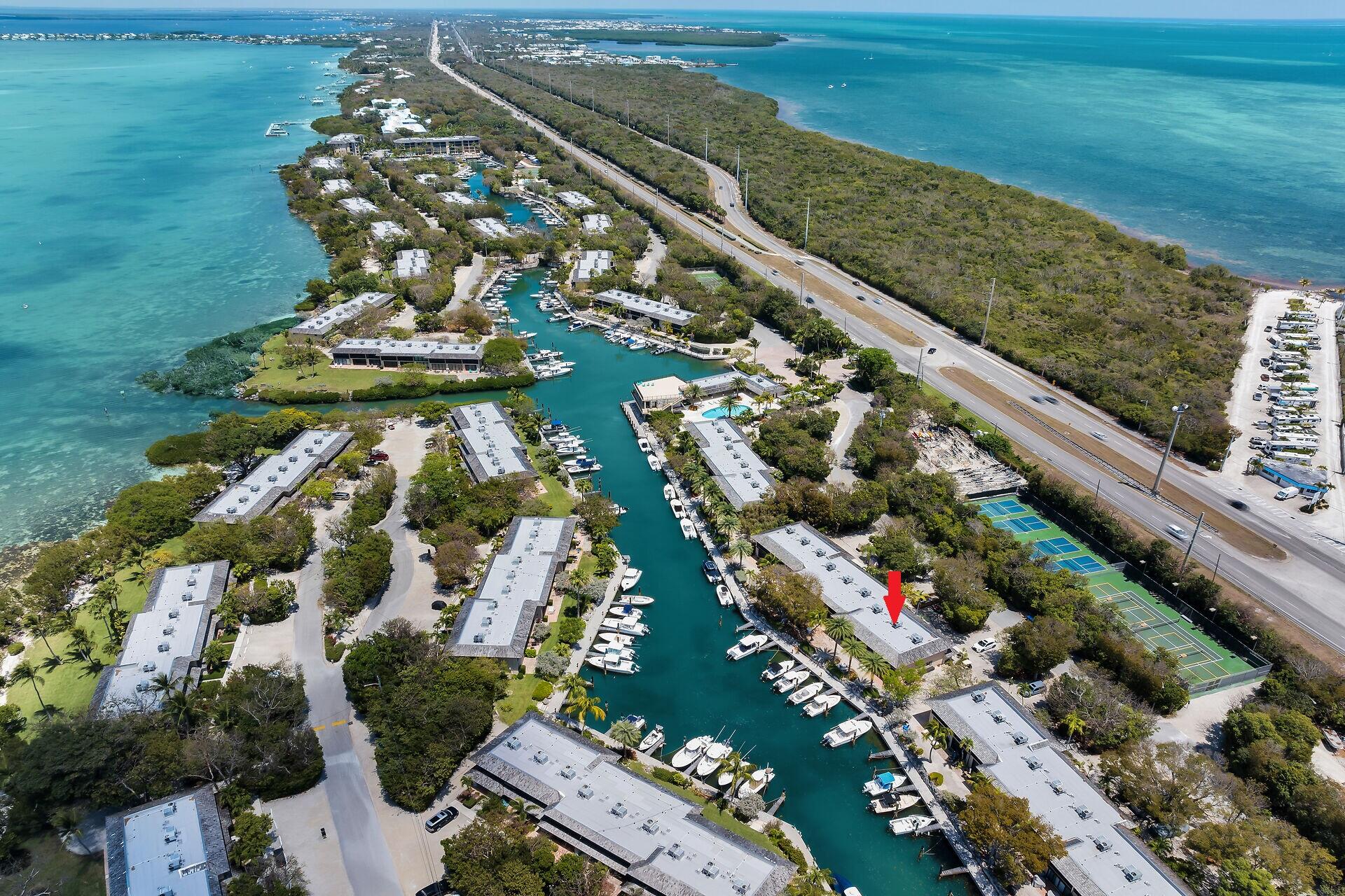 96000 Overseas Highway B2 & 33' boat slip