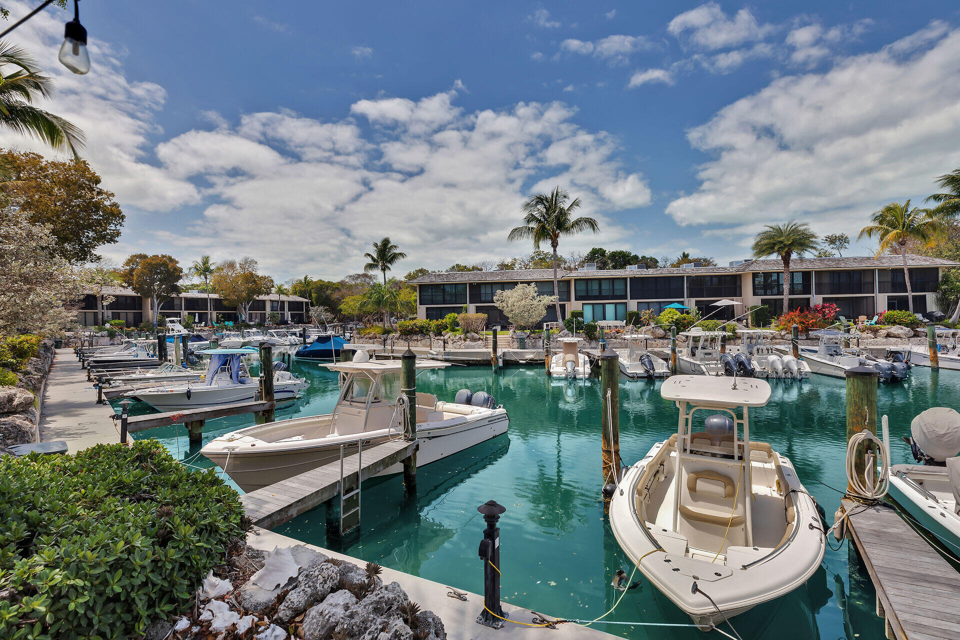 96000 Overseas Highway B2 & 33' boat slip