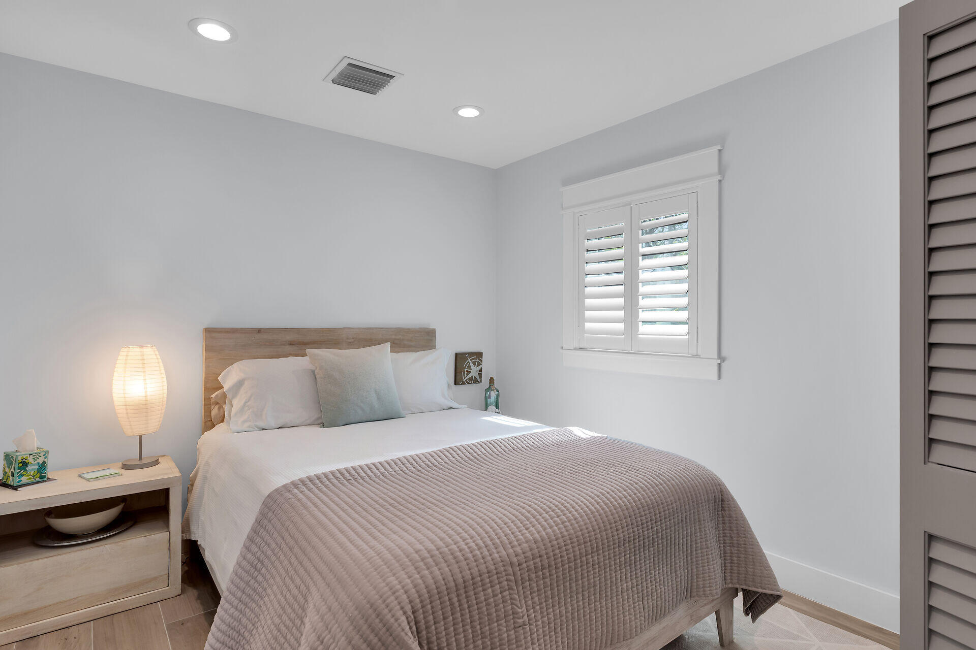 122 S Bay Harbor Drive