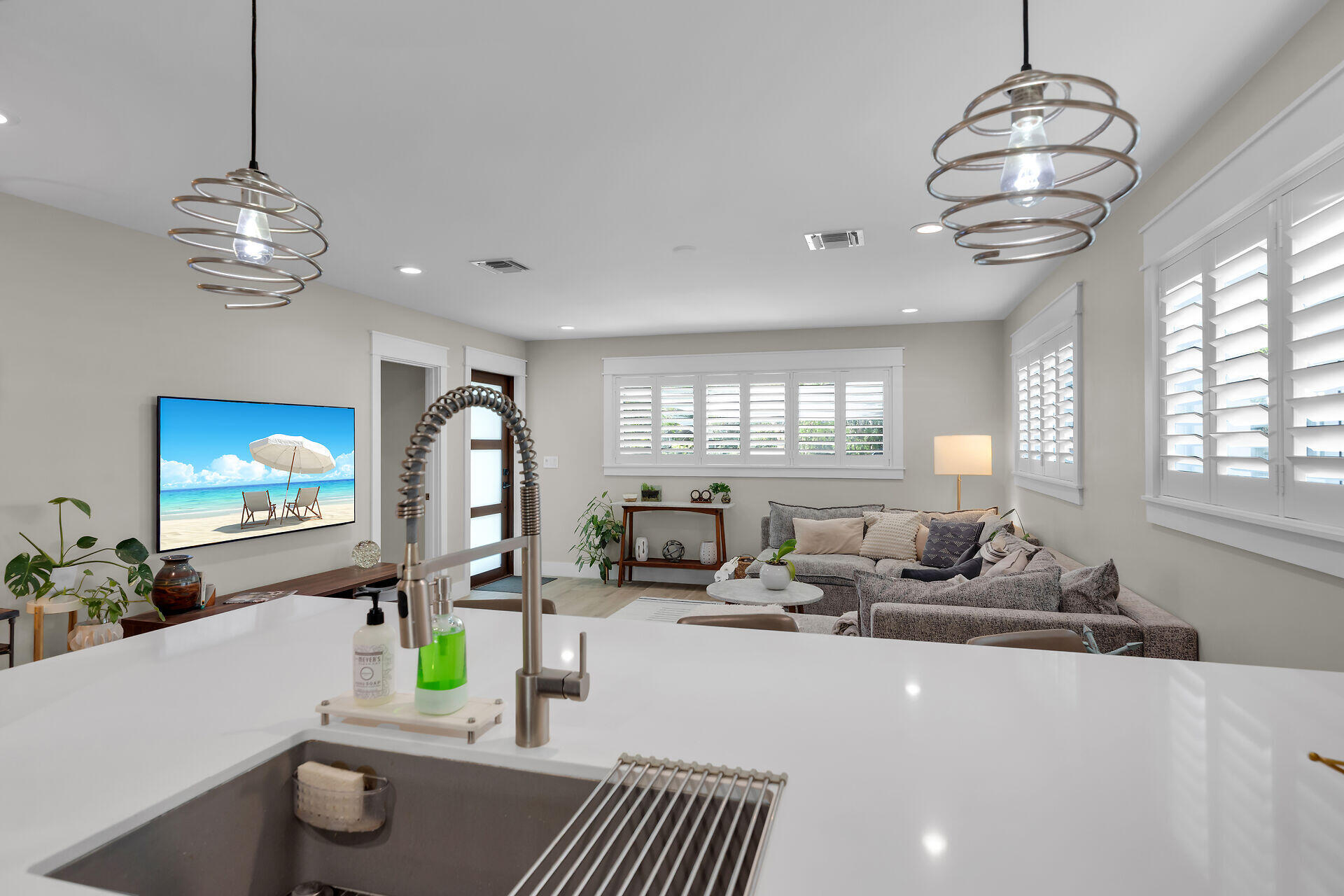 122 S Bay Harbor Drive