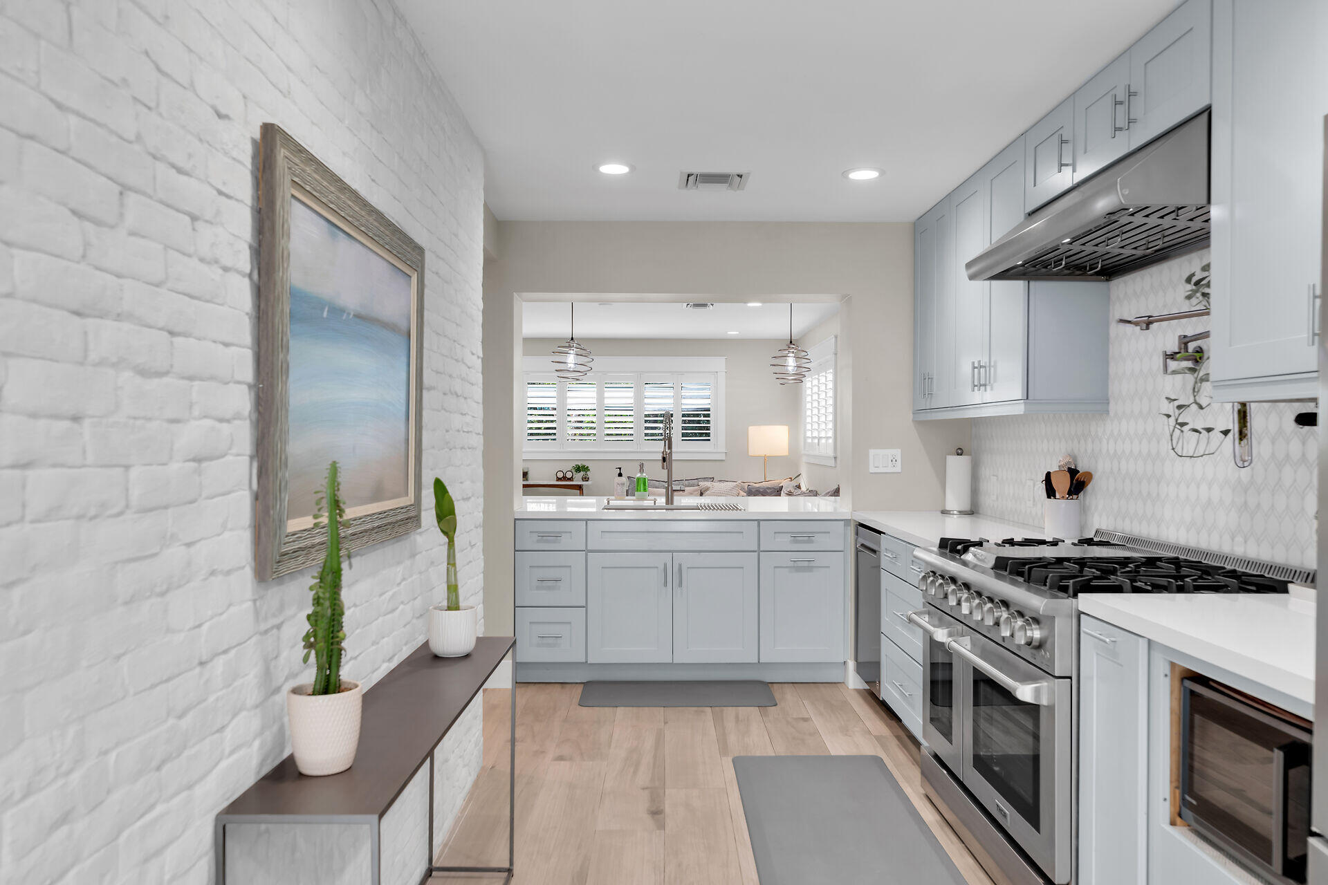 122 S Bay Harbor Drive