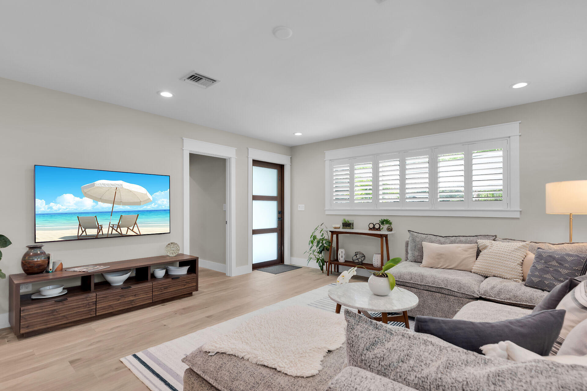 122 S Bay Harbor Drive
