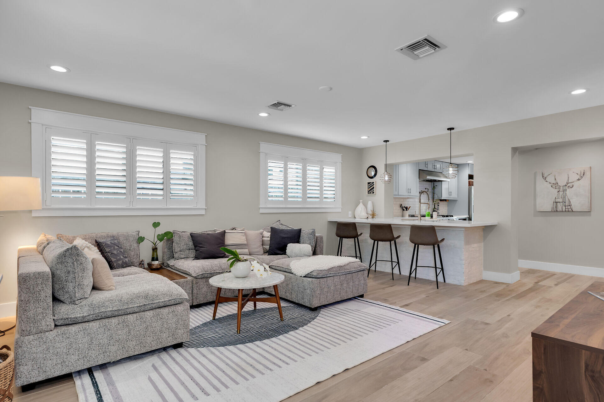122 S Bay Harbor Drive