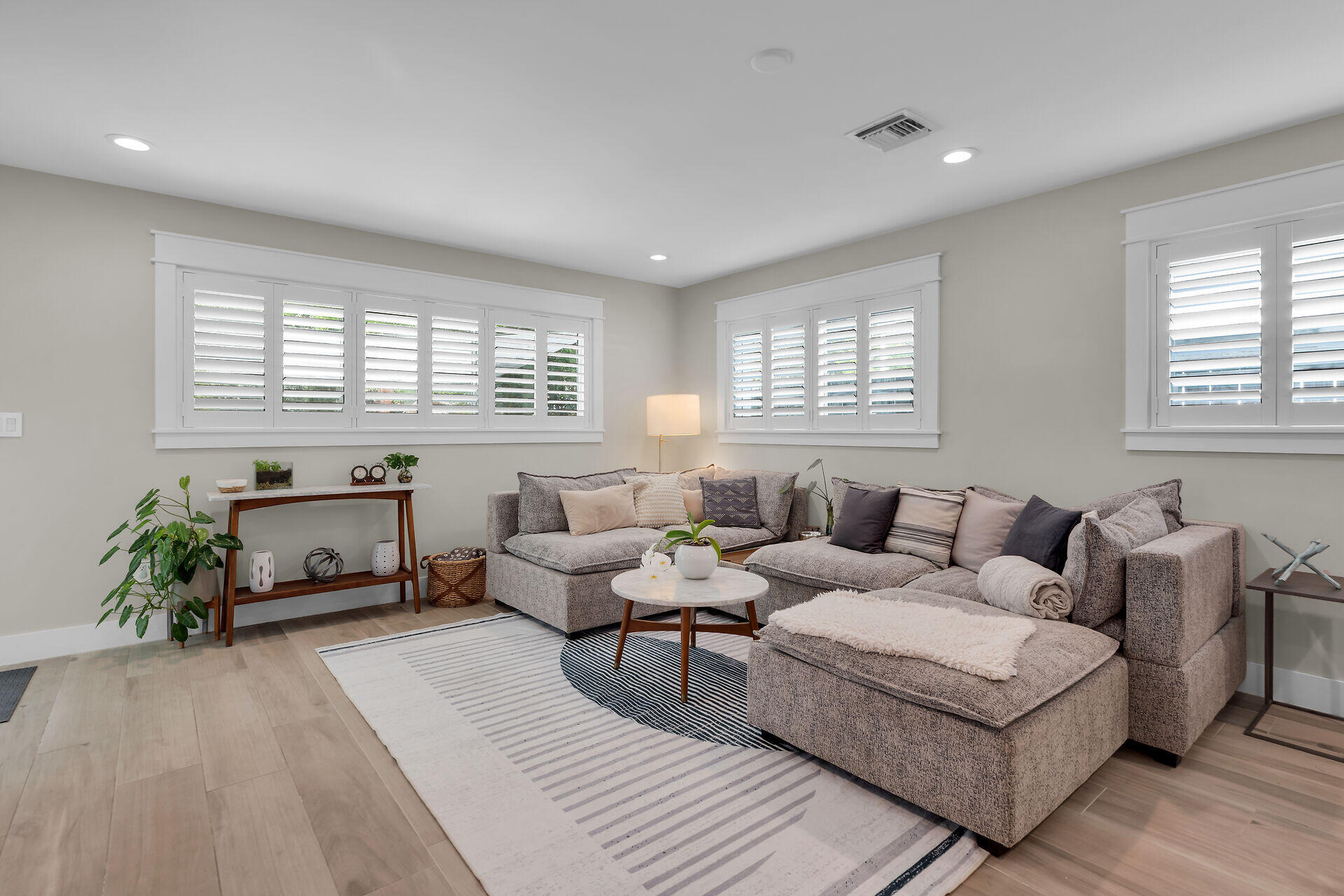 122 S Bay Harbor Drive
