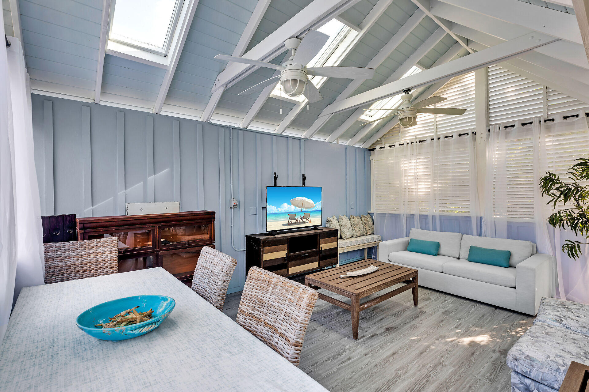 820 Carsten Lane