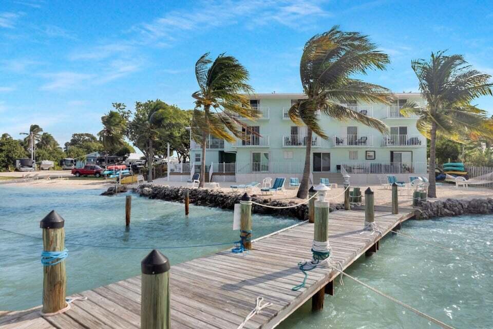 92550 Overseas Highway 207