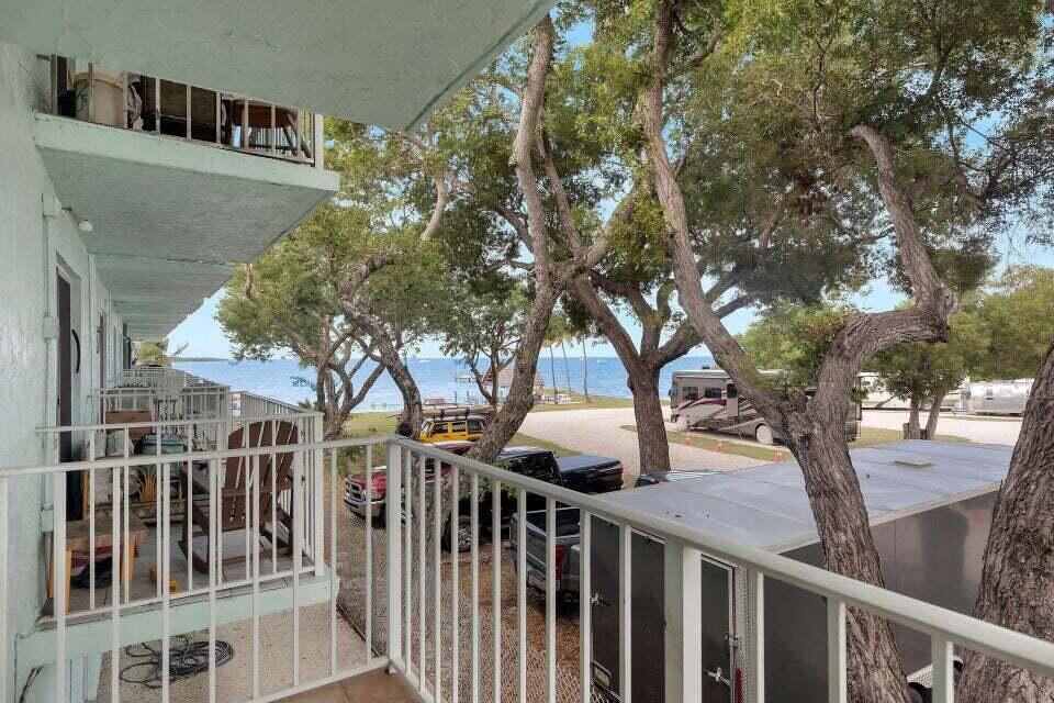 92550 Overseas Highway 207