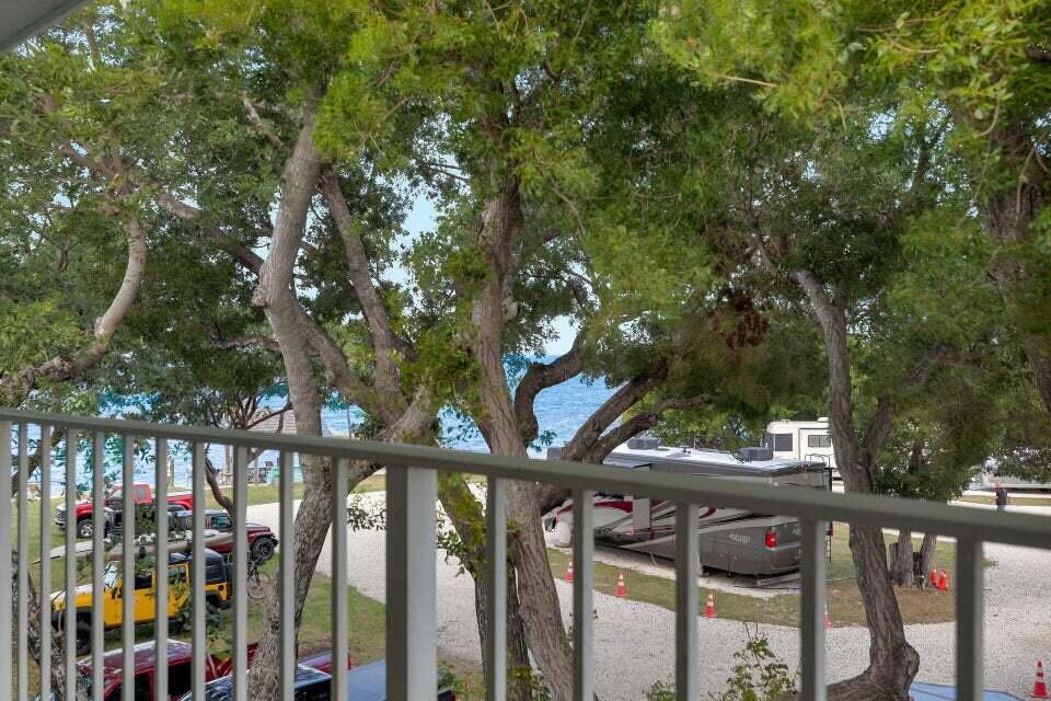 92550 Overseas Highway 207